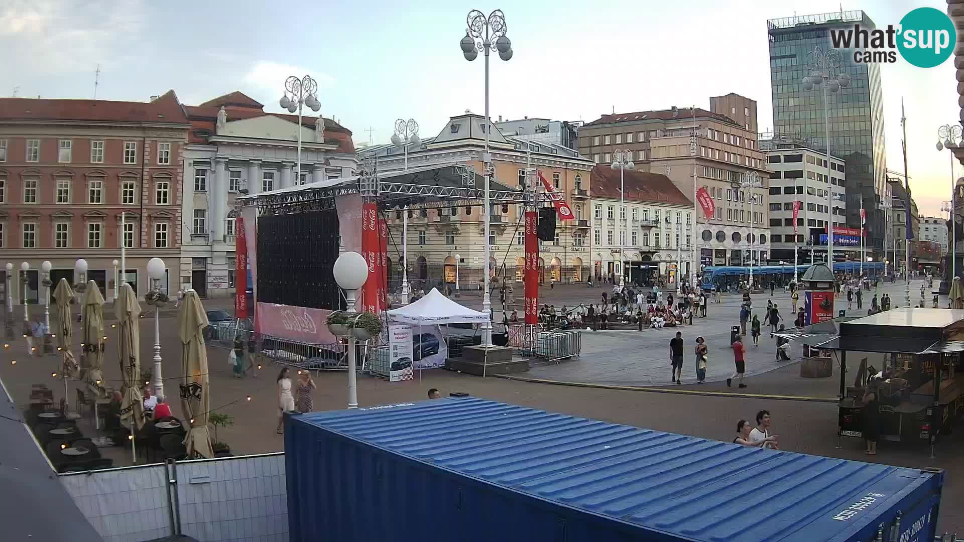 Zagreb spletna kamera trg Bana Jelačića
