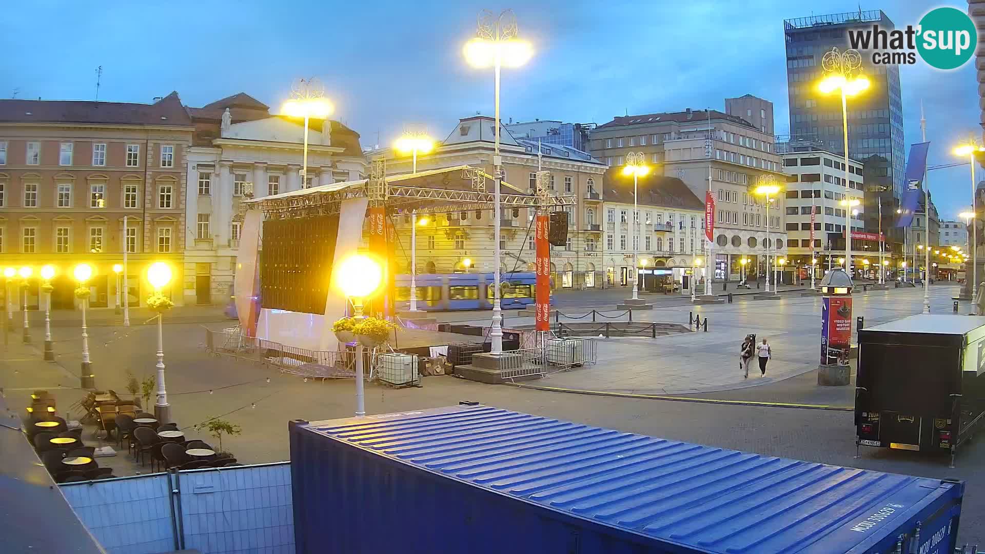 Zagreb spletna kamera trg Bana Jelačića