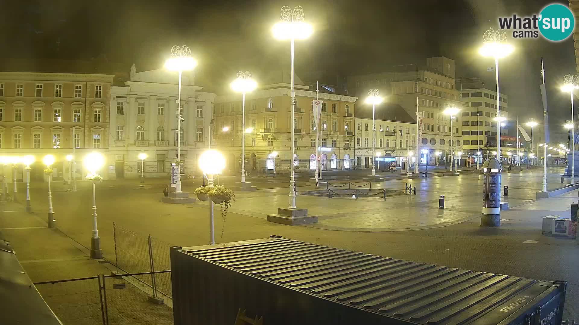 Zagreb spletna kamera trg Bana Jelačića