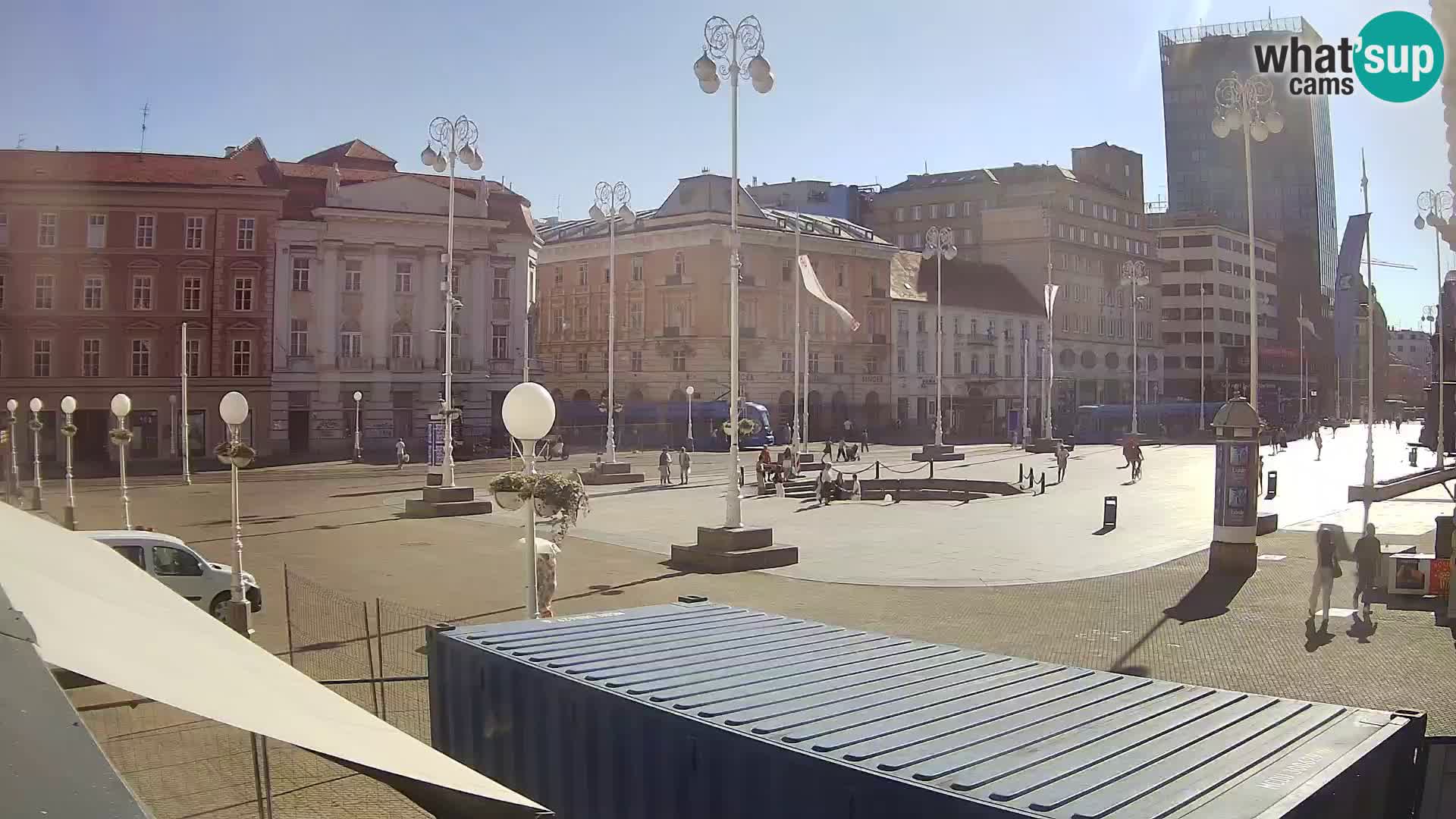 Zagreb Live Webcam – Bana Jelačić square