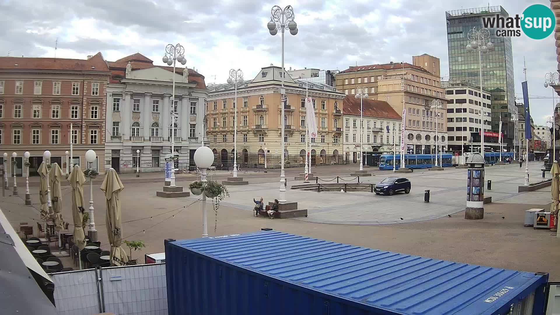 Zagreb Live Webcam – Bana Jelačić square