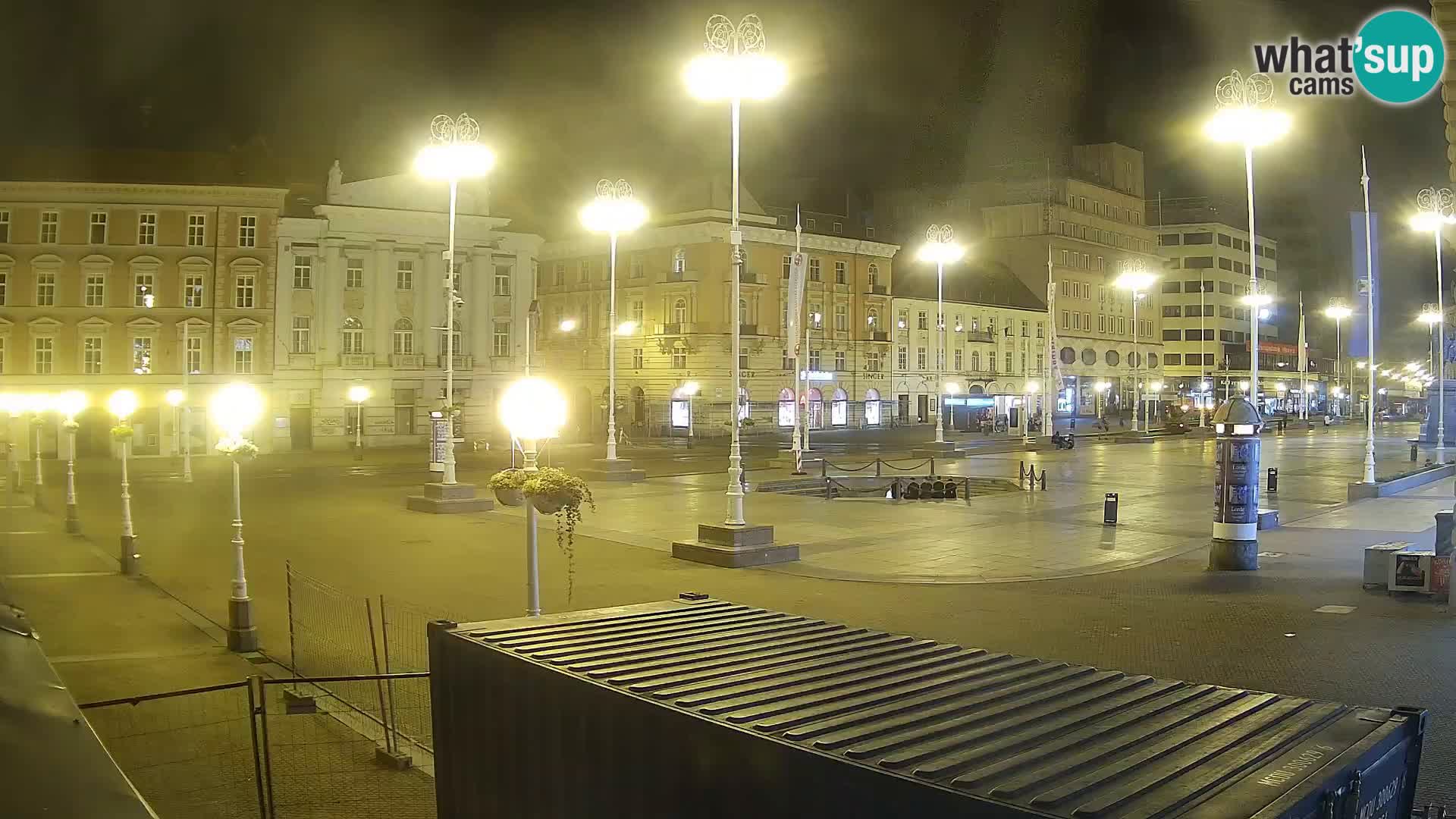 Zagreb Live Webcam – Bana Jelačić square