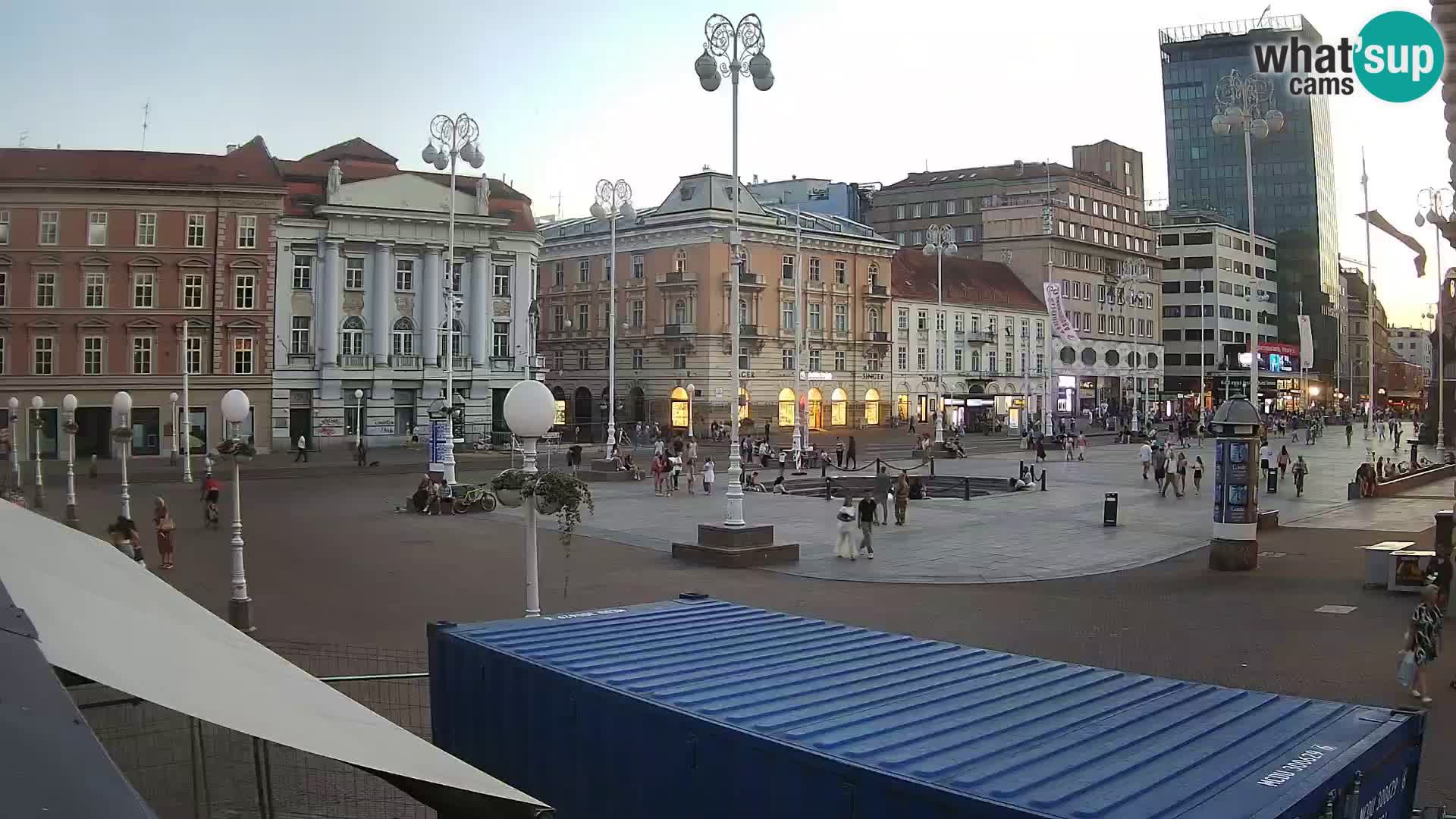 Zagreb Live Webcam – Bana Jelačić square