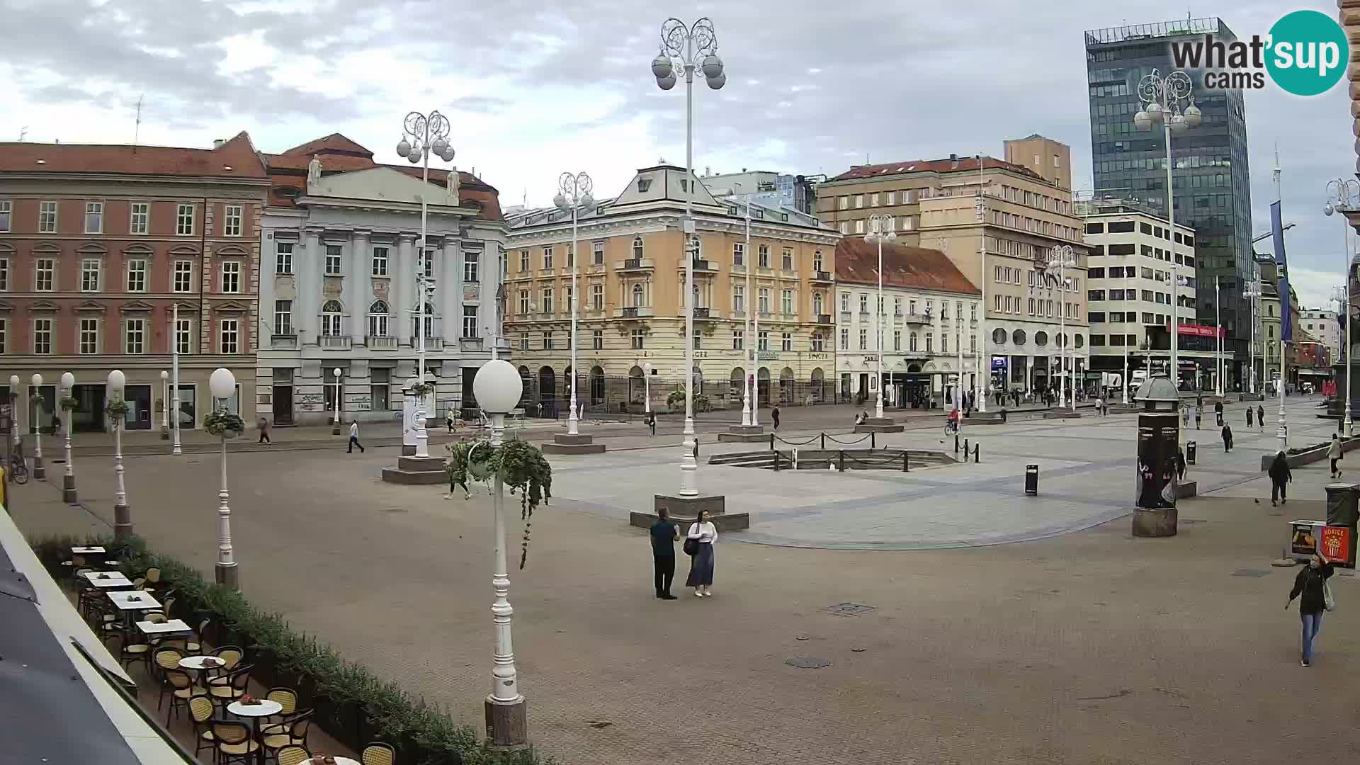 Zagreb spletna kamera trg Bana Jelačića
