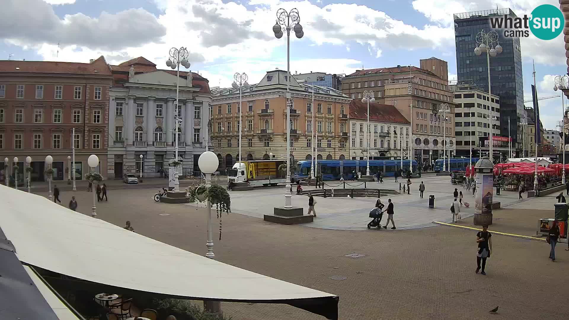 Zagreb Live Webcam – Bana Jelačić square