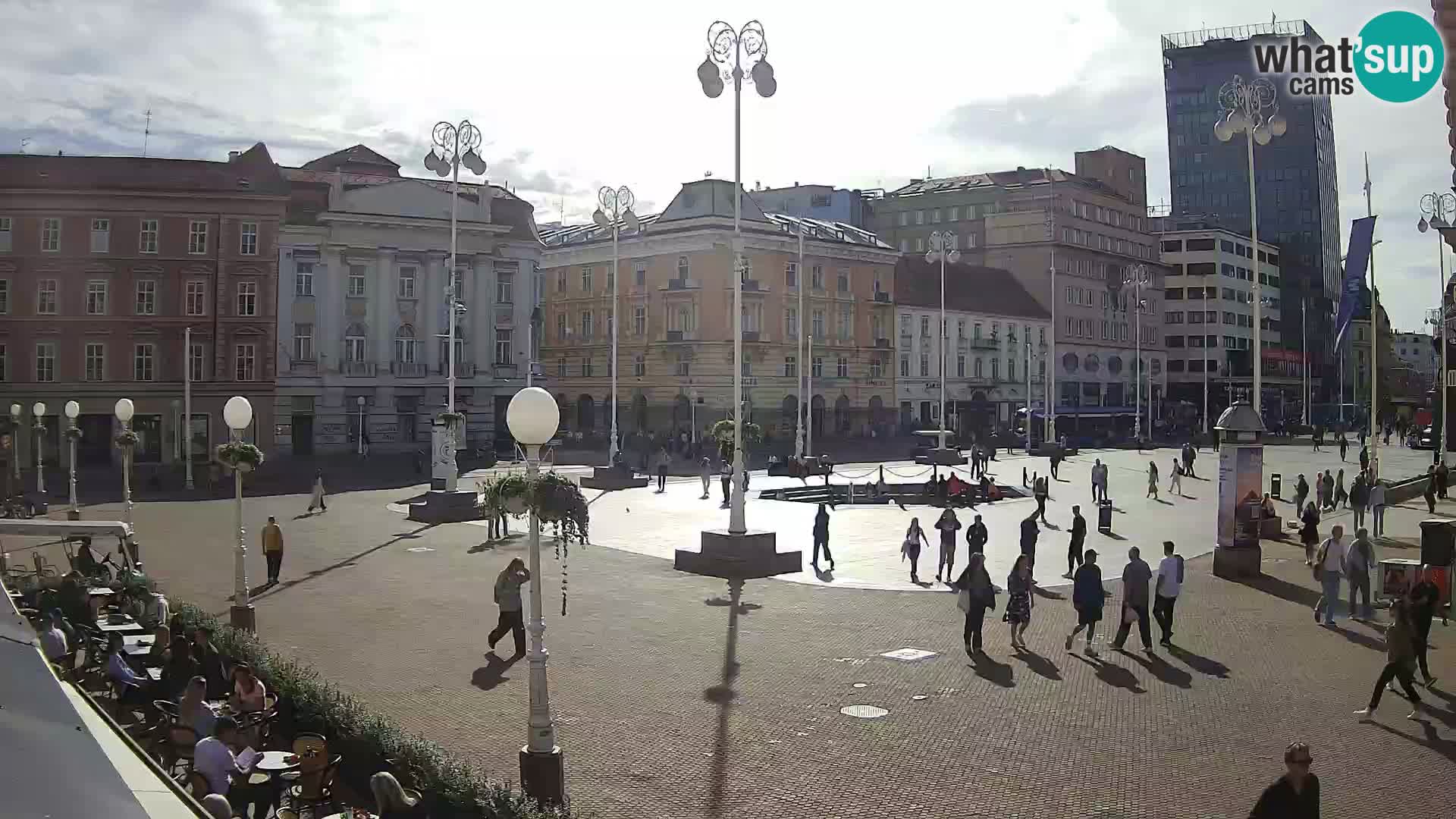 Zagreb Live Webcam – Bana Jelačić square