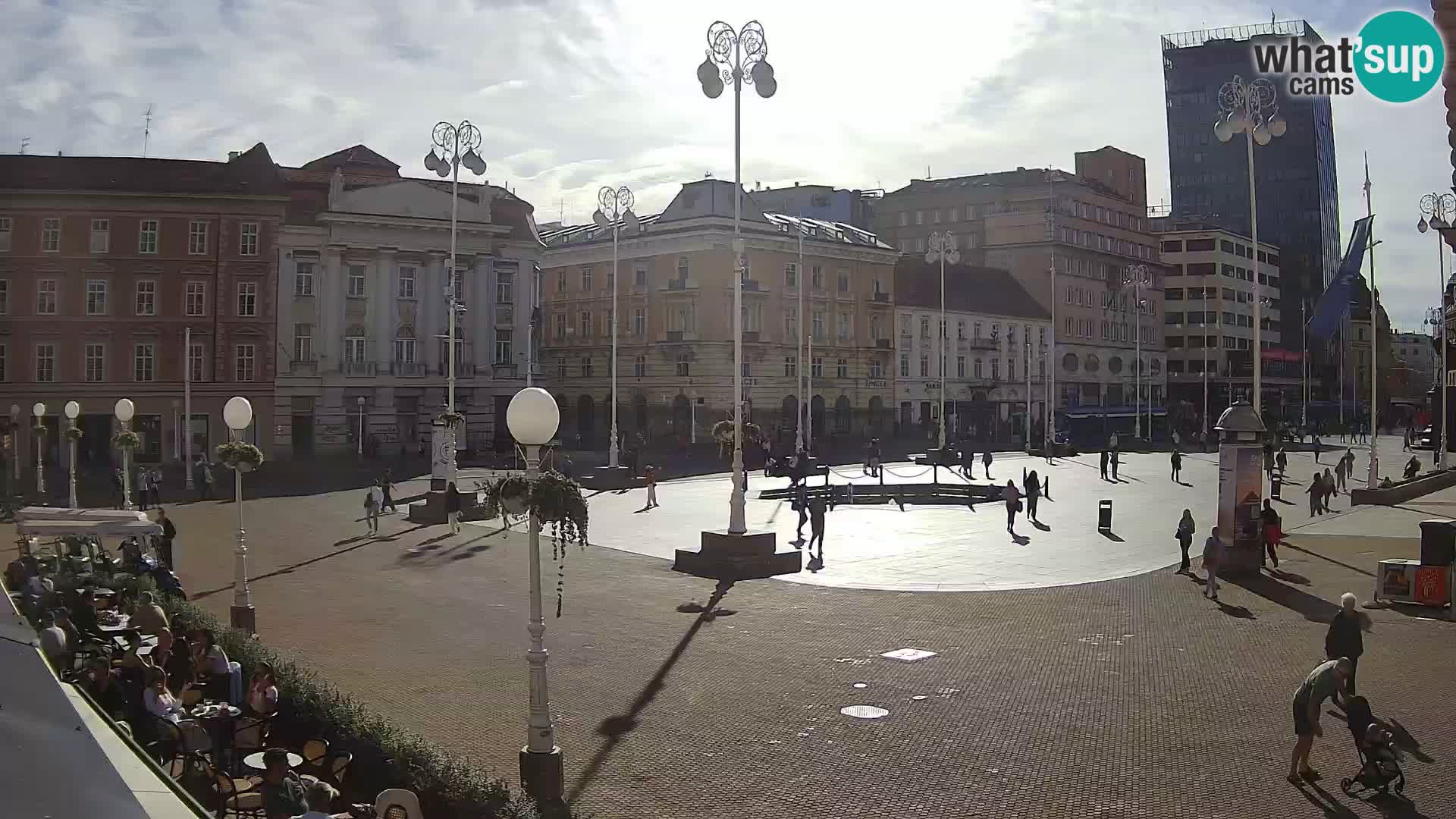 Zagreb Live Webcam – Bana Jelačić square