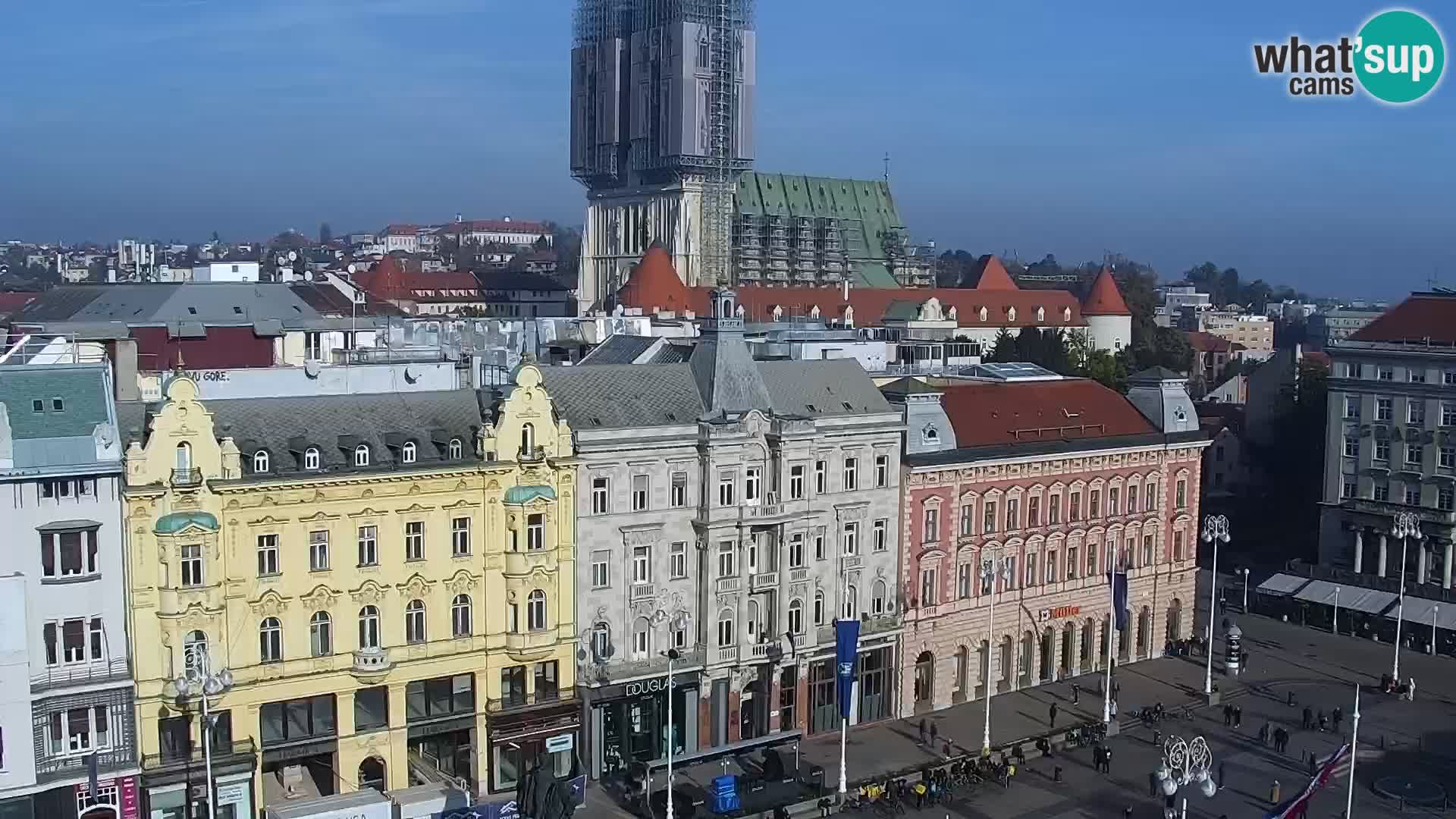 Trg Bana Jelačića v živo Zagreb – Hotel Dubrovnik