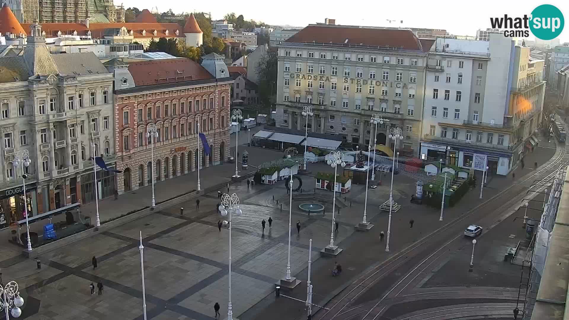 Trg Bana Jelačića v živo Zagreb – Hotel Dubrovnik