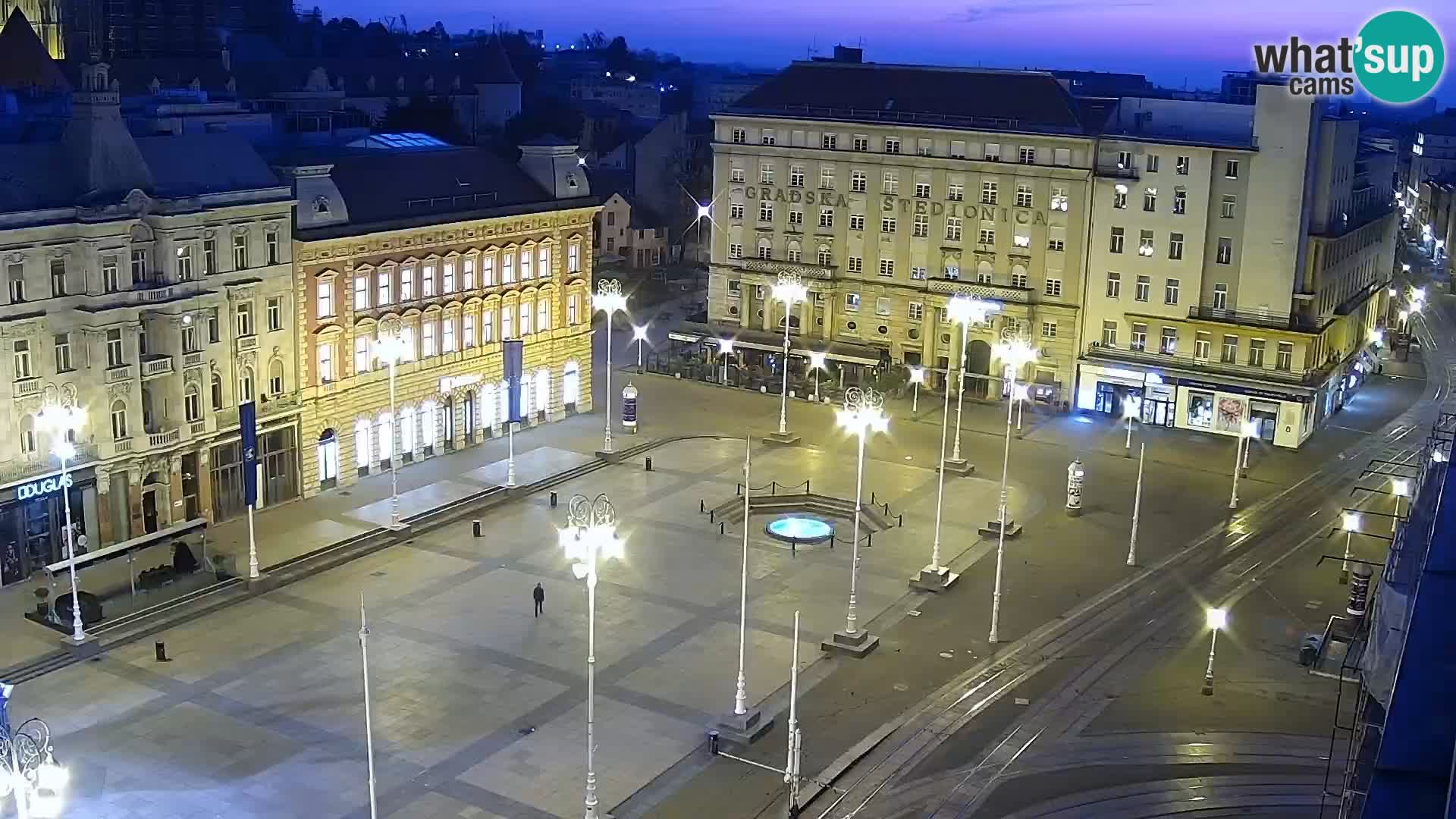 Trg Bana Jelačića v živo Zagreb – Hotel Dubrovnik