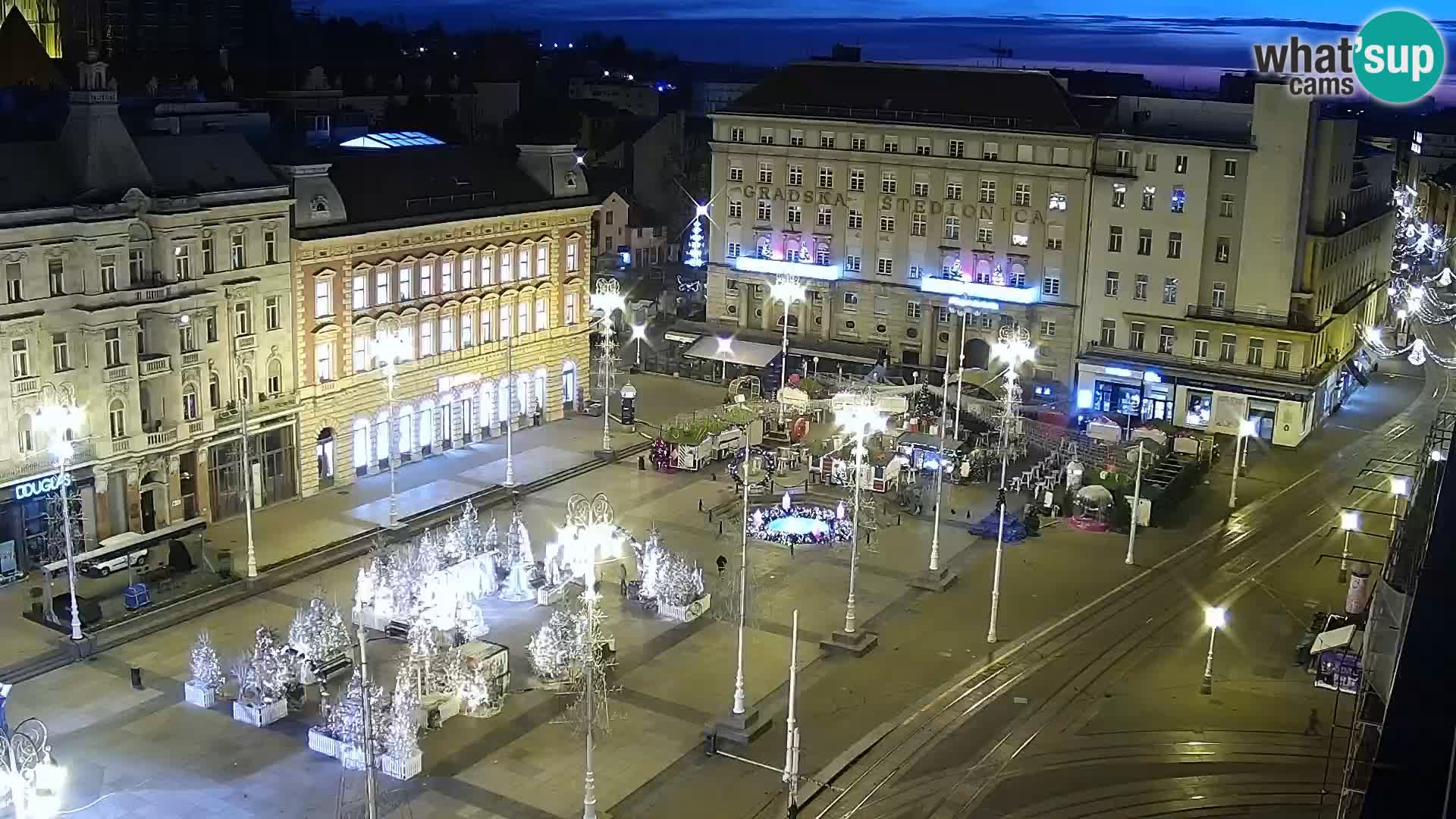 Trg Bana Jelačića web kamera Zagreb – Hotel Dubrovnik