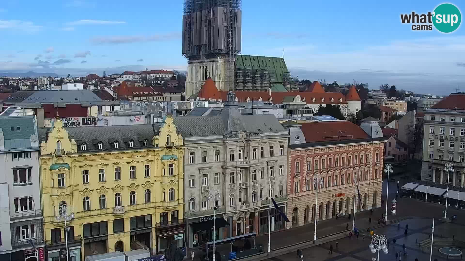 Trg Bana Jelačića web kamera Zagreb – Hotel Dubrovnik