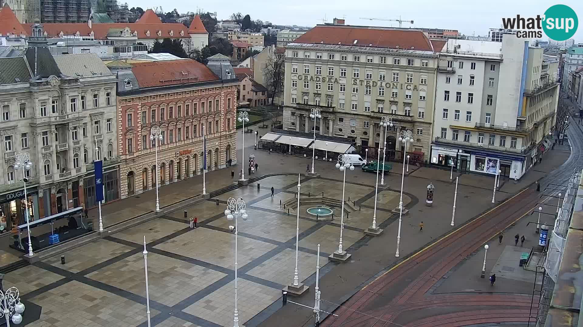 Ban Jelačić Platz  Live webcam Zagreb – Hotel Dubrovnik