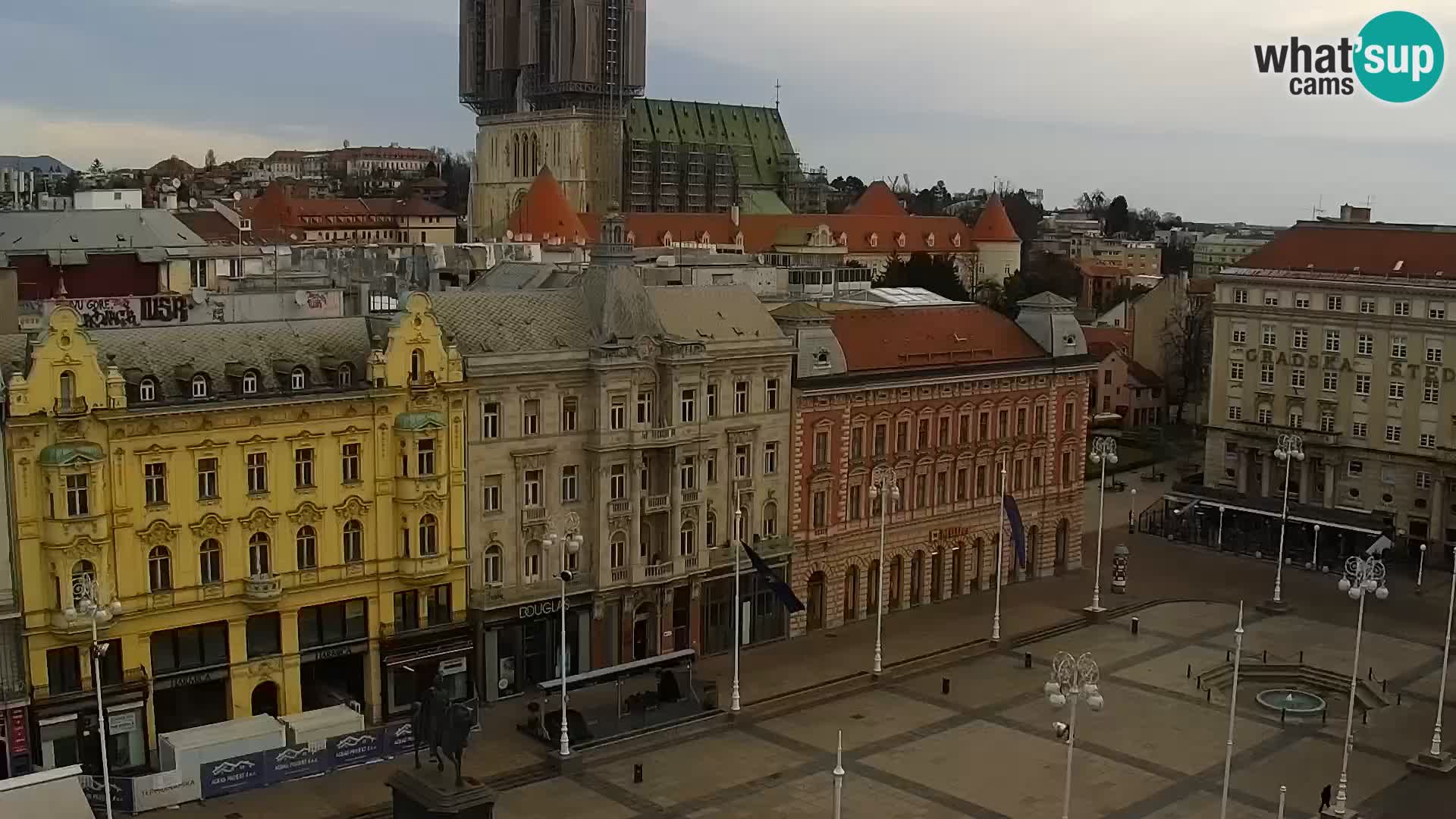 Ban Jelačić Platz  Live webcam Zagreb – Hotel Dubrovnik