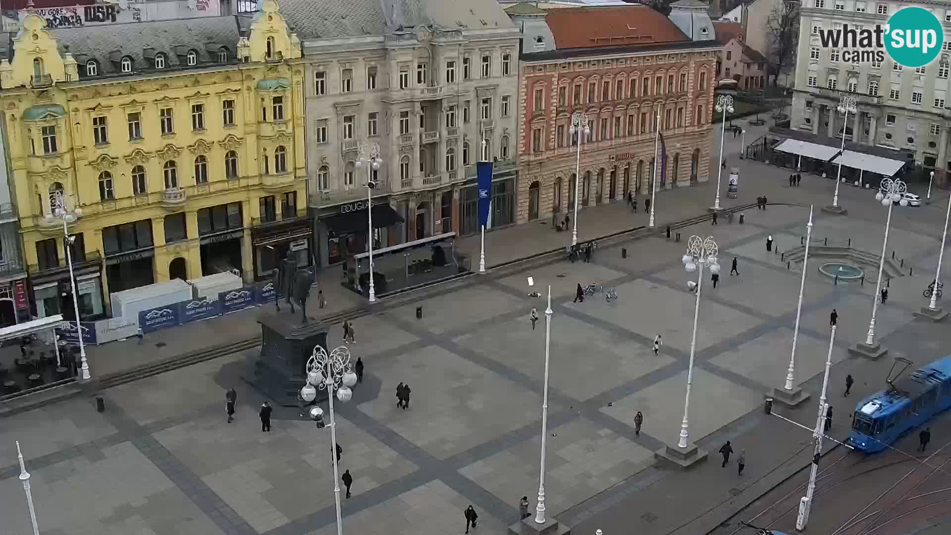 Trg Bana Jelačića v živo Zagreb – Hotel Dubrovnik