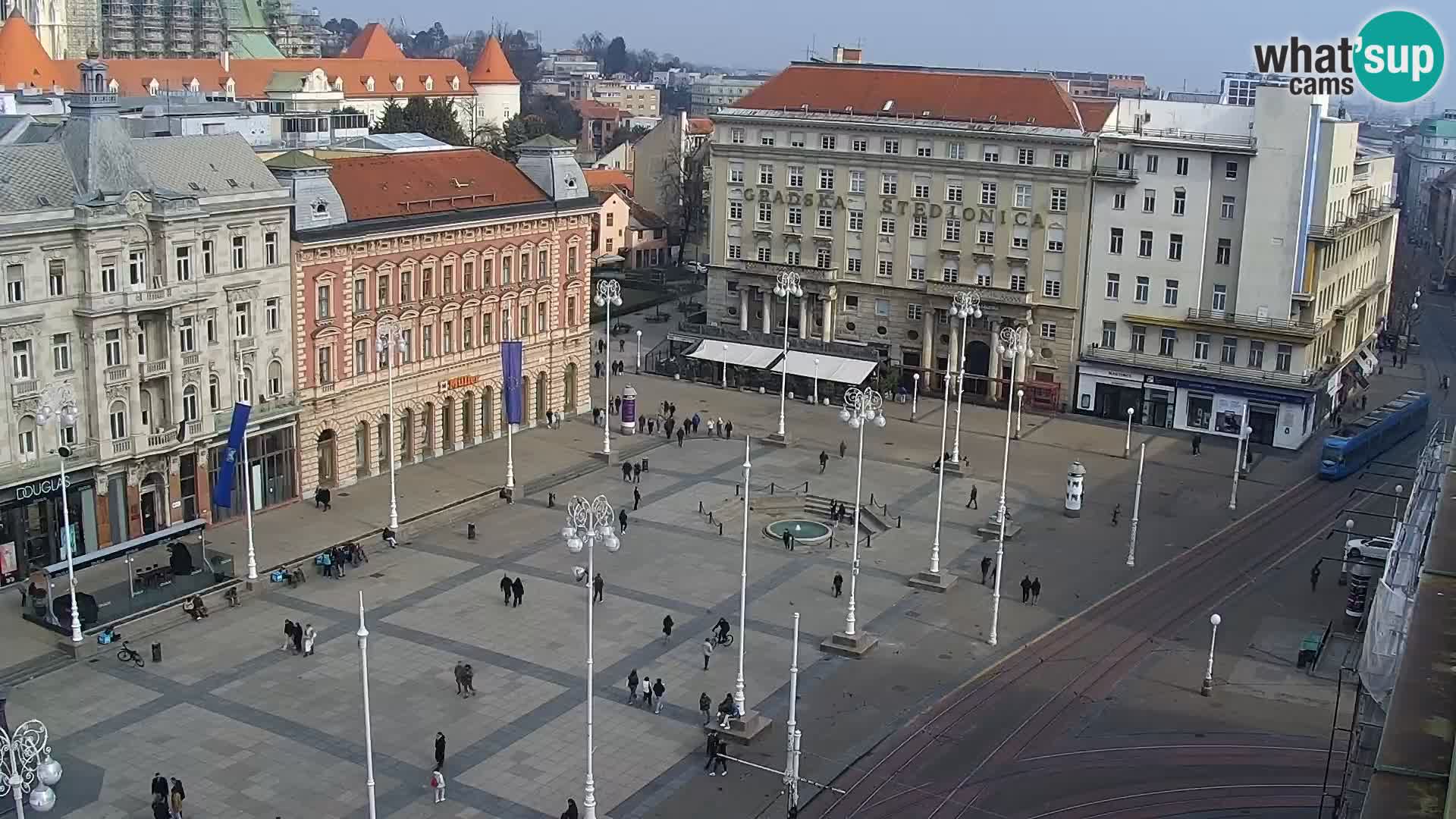 Trg Bana Jelačića v živo Zagreb – Hotel Dubrovnik