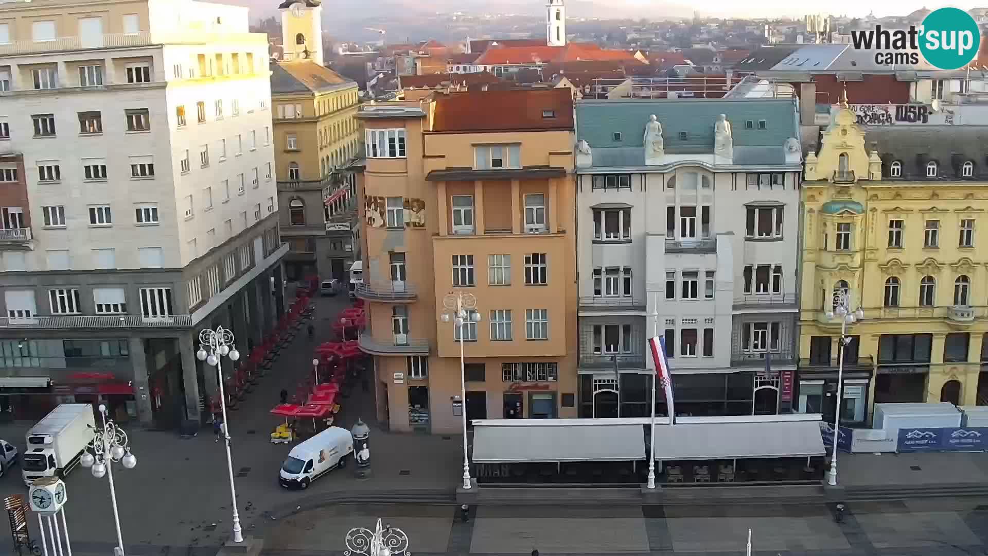 Ban Jelačić Platz  Live webcam Zagreb – Hotel Dubrovnik