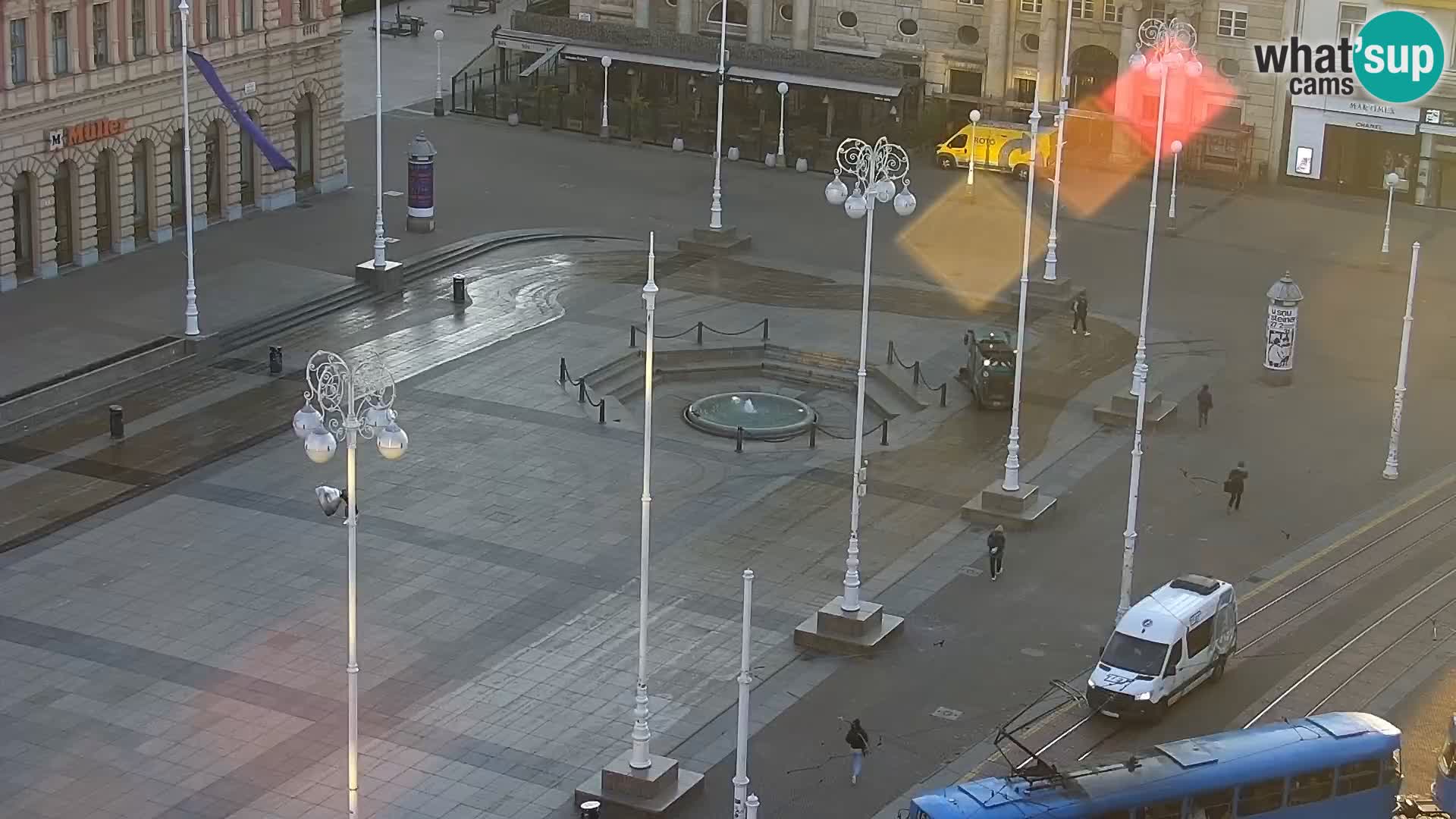 Ban Jelačić Platz  Live webcam Zagreb – Hotel Dubrovnik