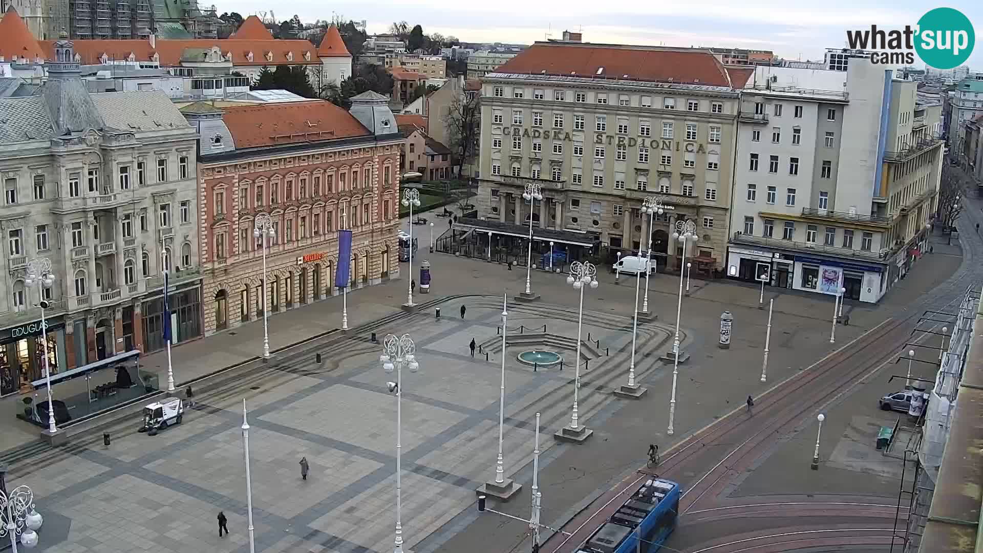 Ban Jelačić live cam Zagreb – Hotel Dubrovnik