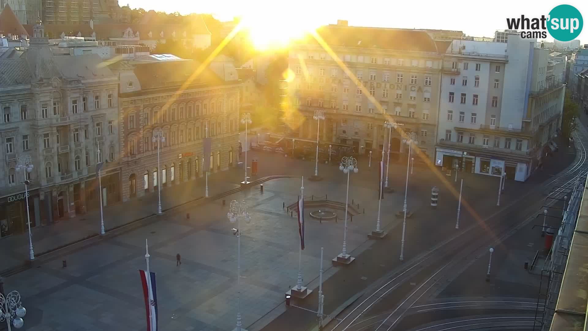 Ban Jelačić Platz  Live webcam Zagreb – Hotel Dubrovnik