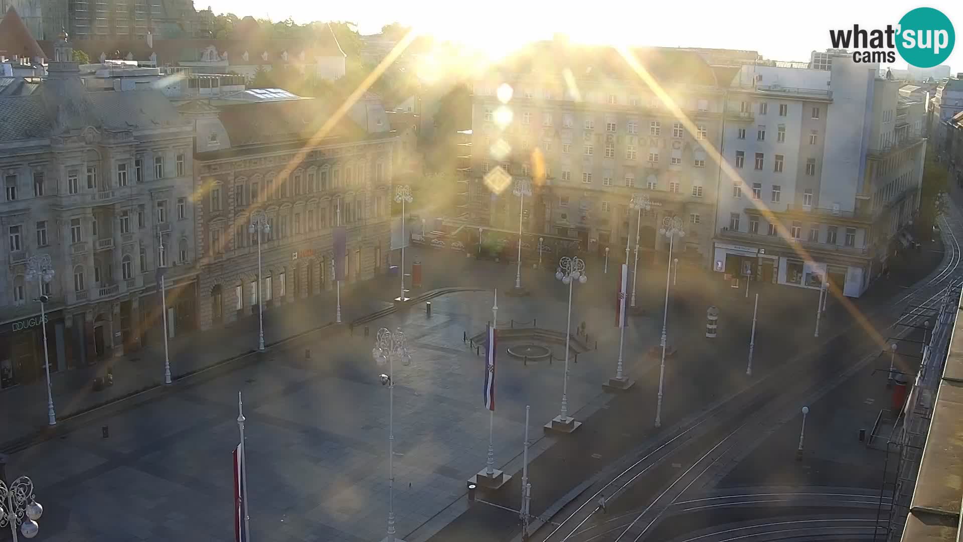Trg Bana Jelačića v živo Zagreb – Hotel Dubrovnik