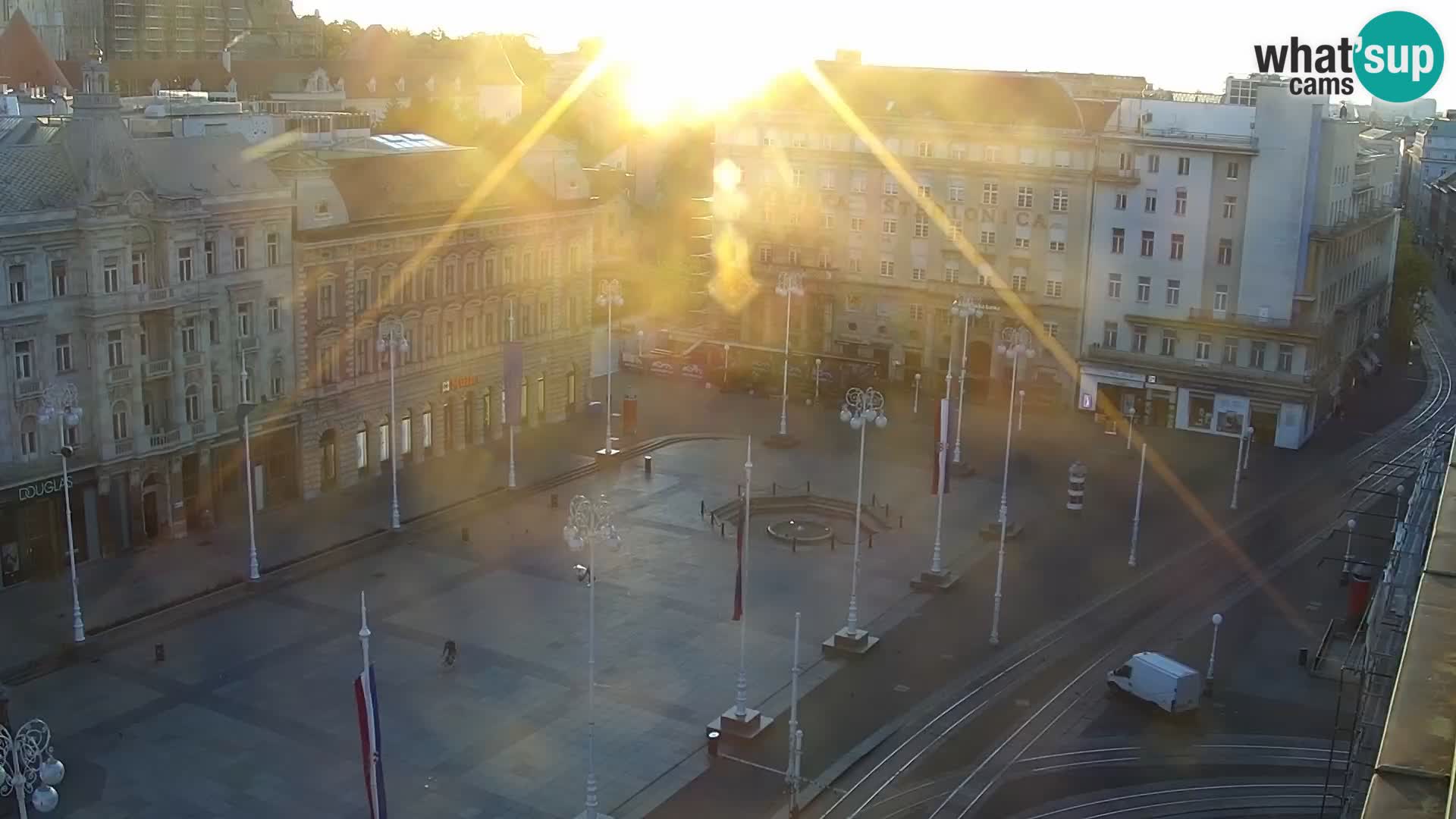 Ban Jelačić Platz  Live webcam Zagreb – Hotel Dubrovnik