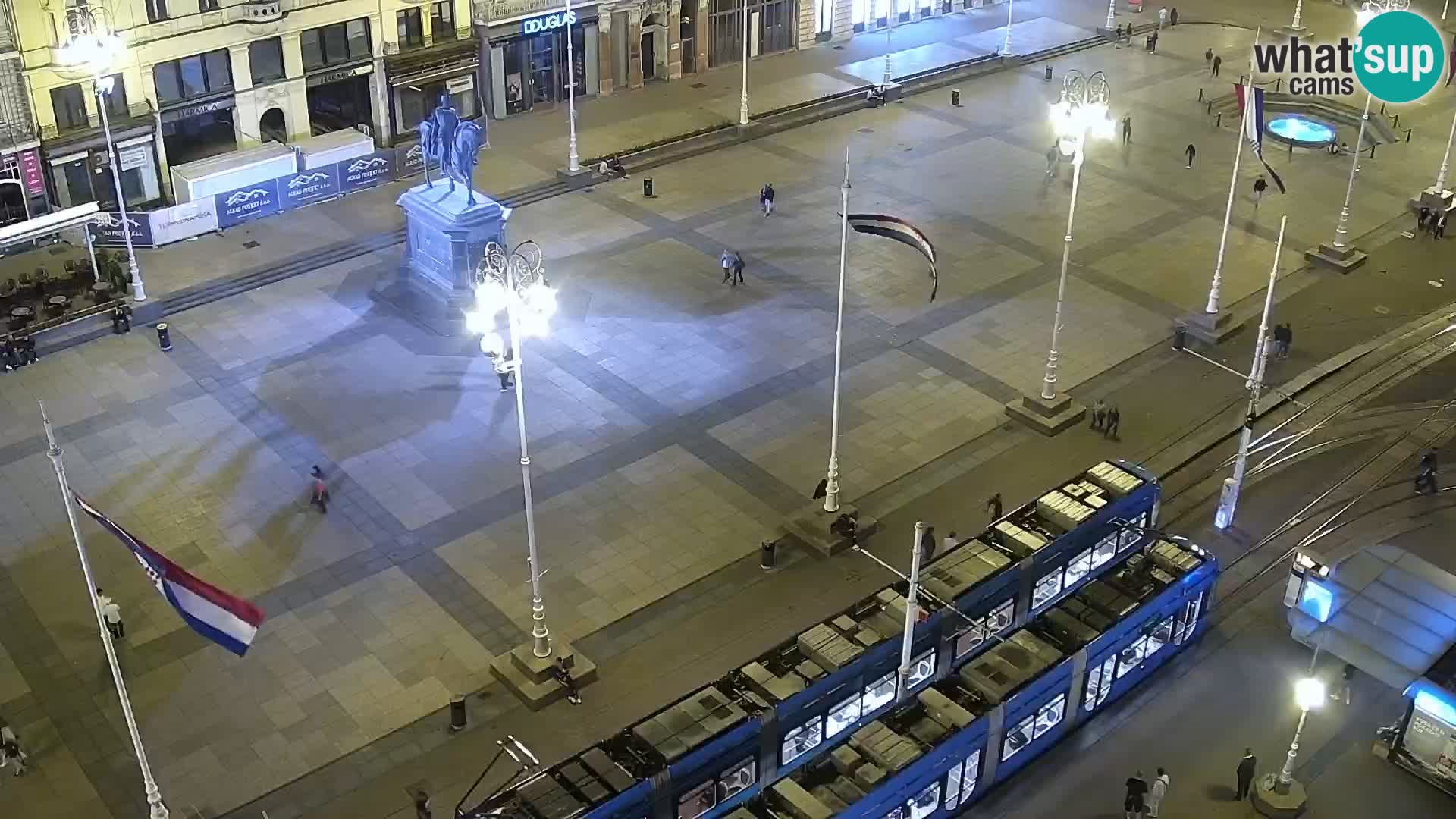 Trg Bana Jelačića web kamera Zagreb – Hotel Dubrovnik