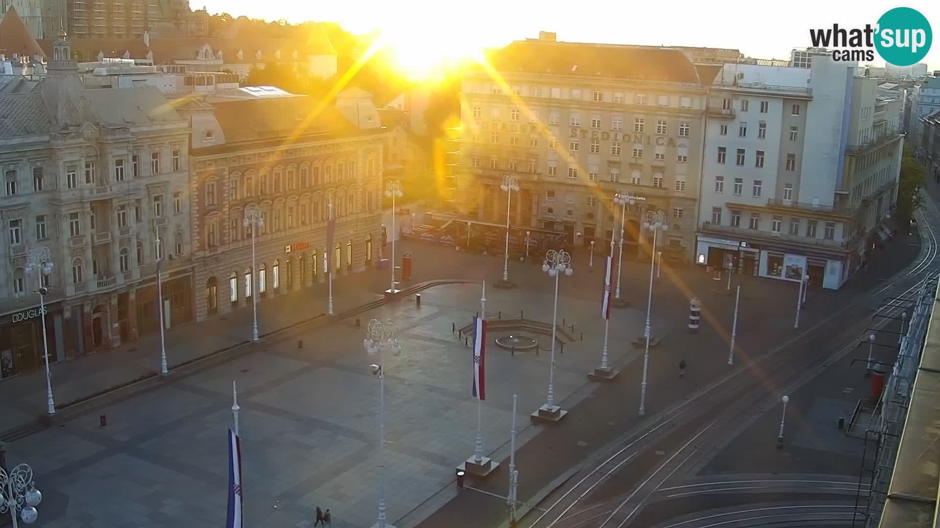 Trg Bana Jelačića web kamera Zagreb – Hotel Dubrovnik