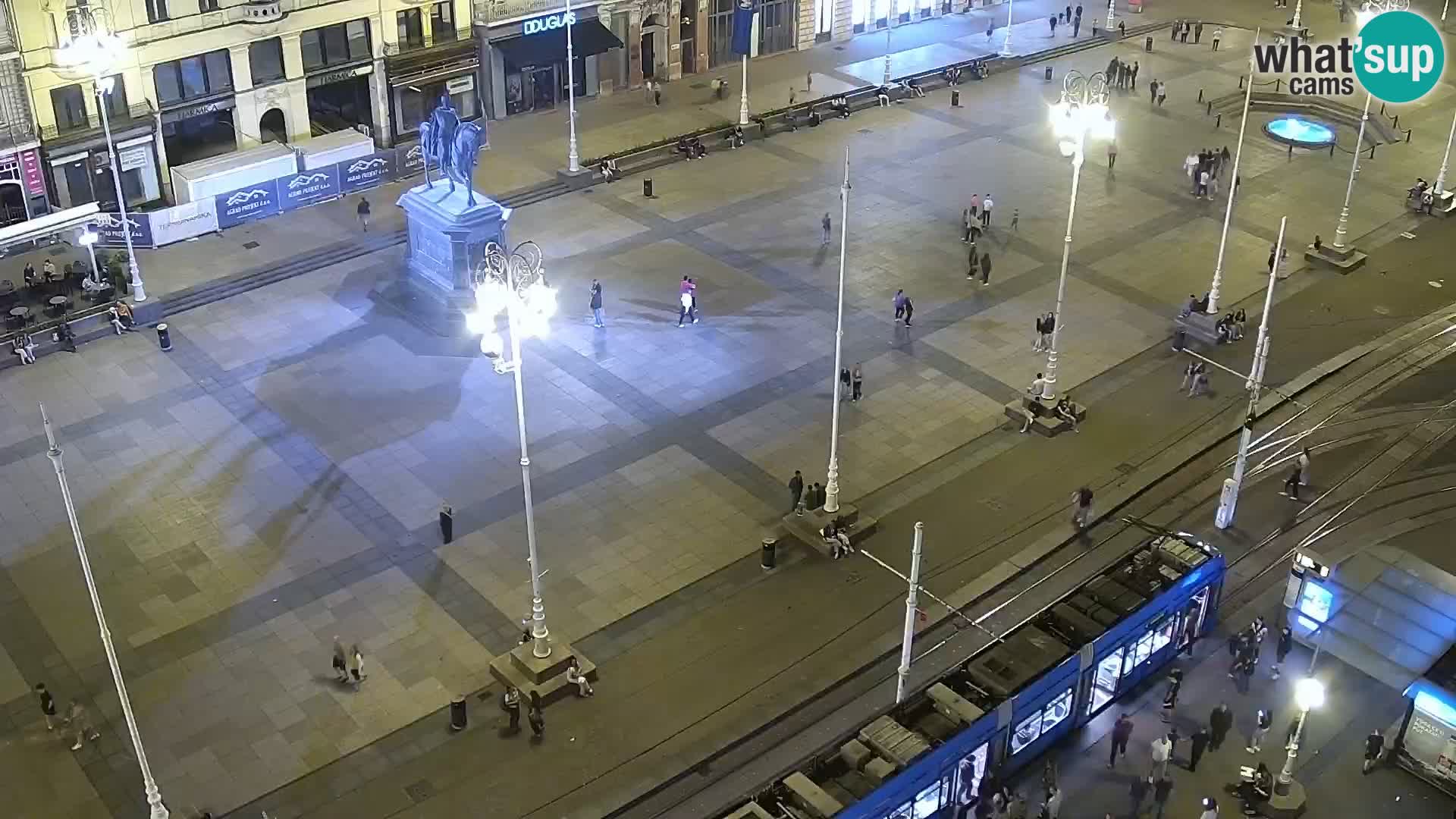 Trg Bana Jelačića v živo Zagreb – Hotel Dubrovnik