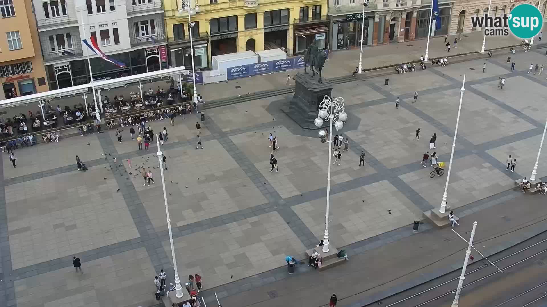 Trg Bana Jelačića v živo Zagreb – Hotel Dubrovnik
