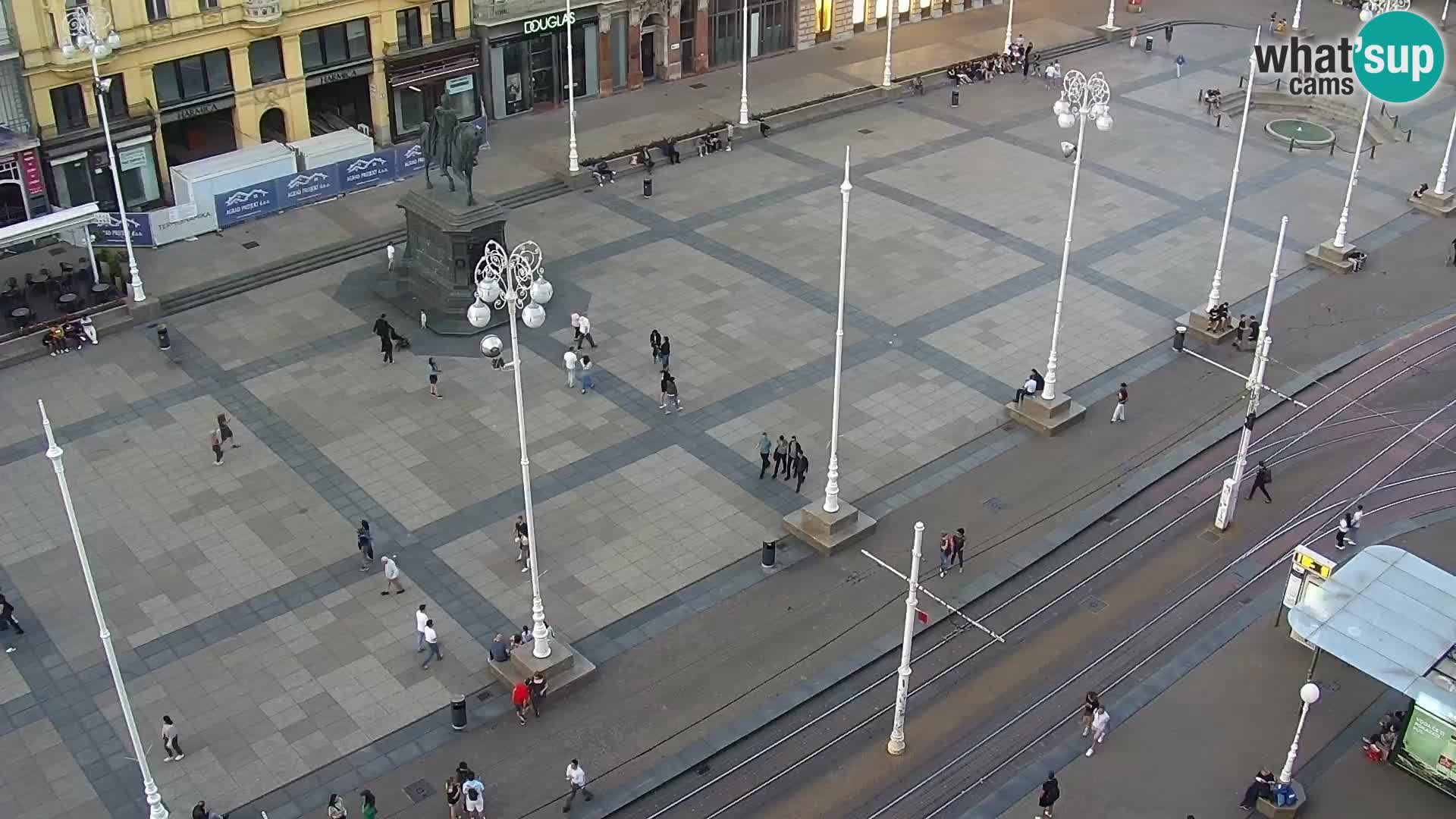 Trg Bana Jelačića web kamera Zagreb – Hotel Dubrovnik