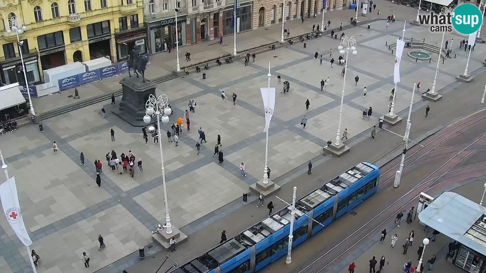 Trg Bana Jelačića web kamera Zagreb – Hotel Dubrovnik