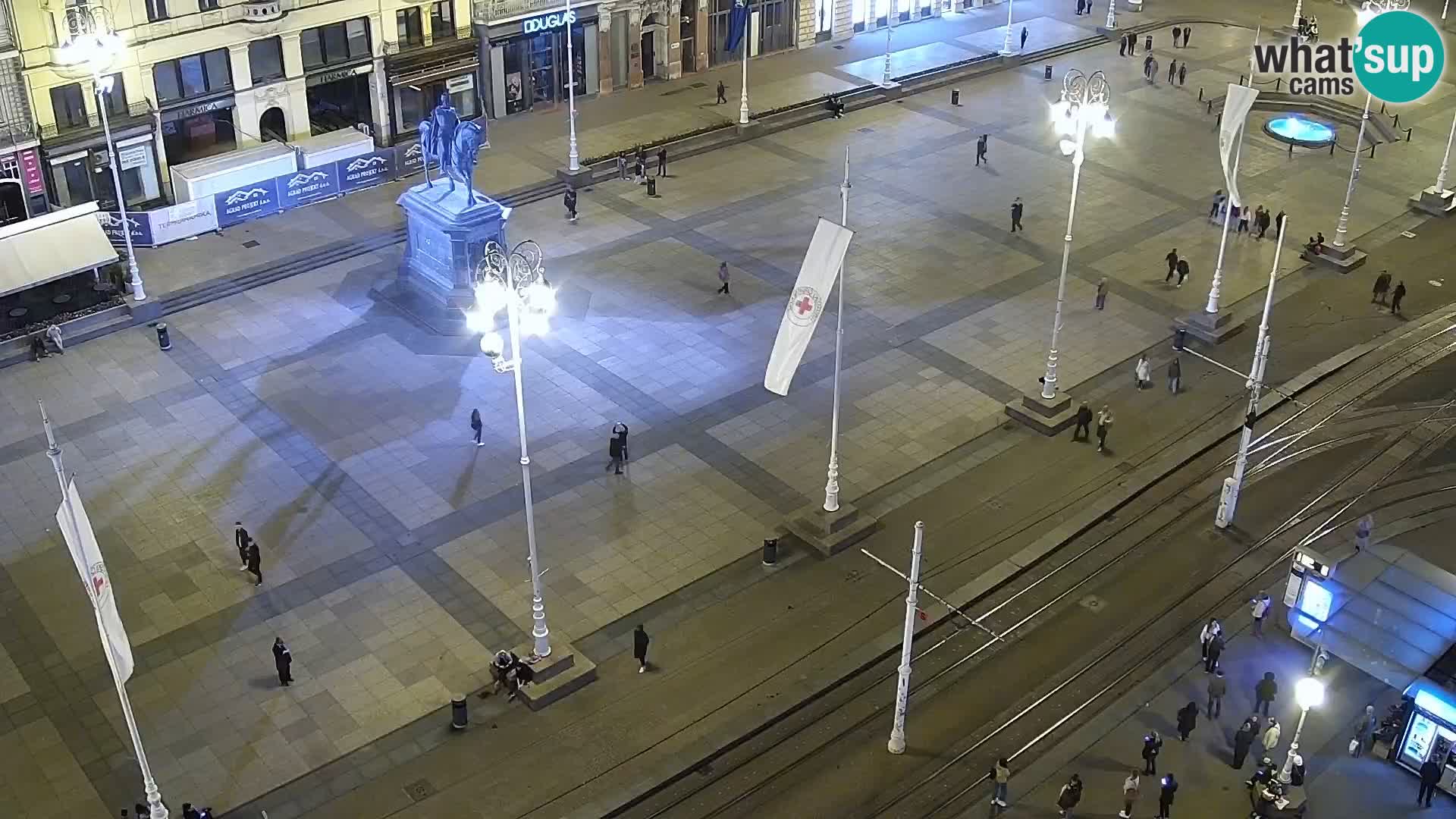 Trg Bana Jelačića web kamera Zagreb – Hotel Dubrovnik