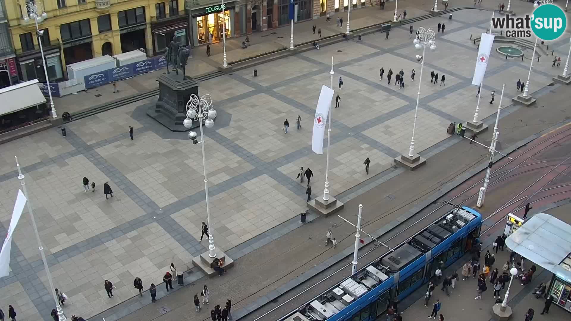 Trg Bana Jelačića v živo Zagreb – Hotel Dubrovnik