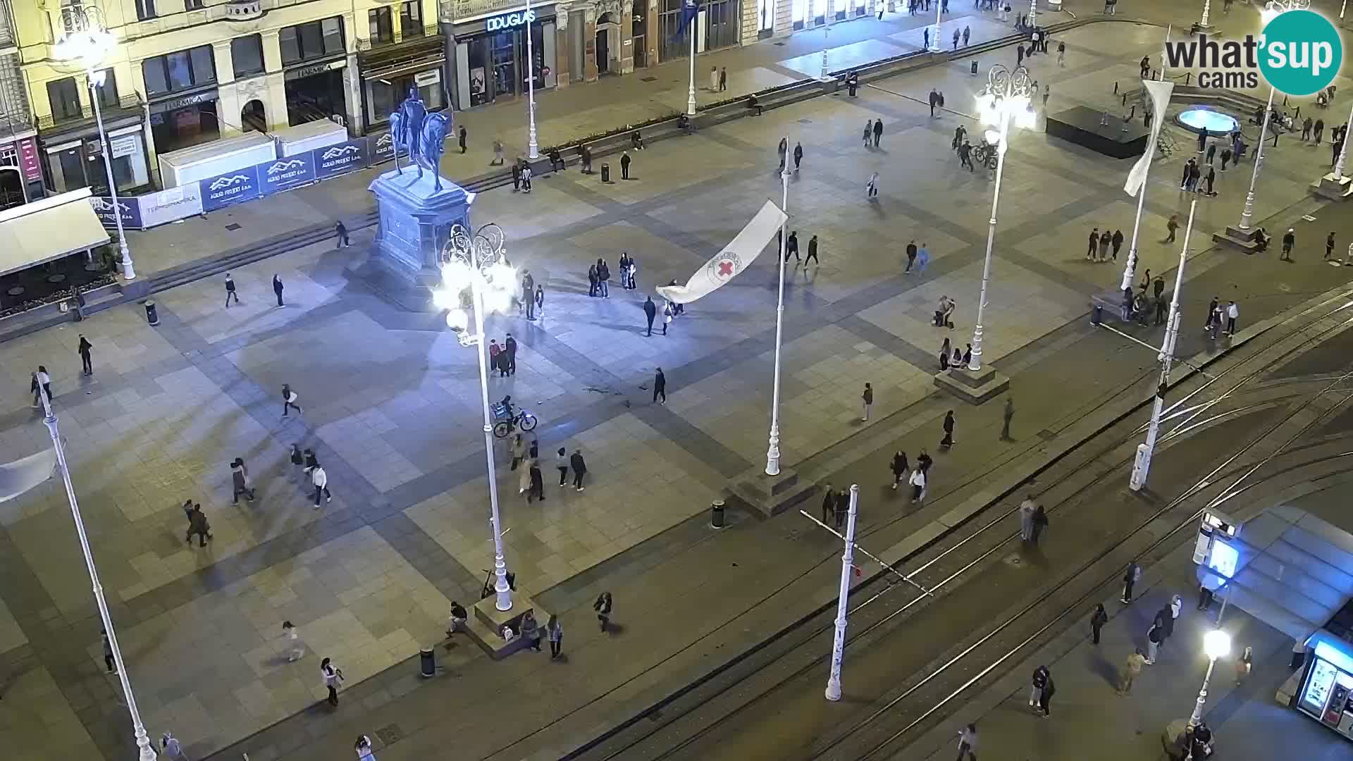 Trg Bana Jelačića v živo Zagreb – Hotel Dubrovnik