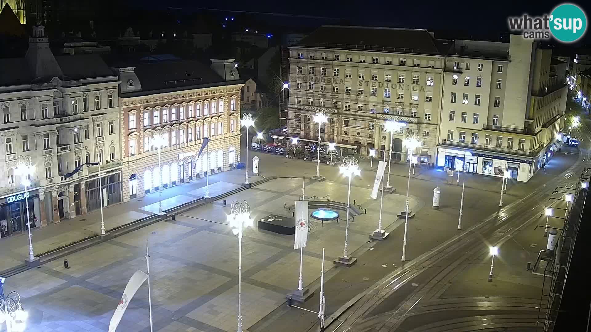 Trg Bana Jelačića v živo Zagreb – Hotel Dubrovnik