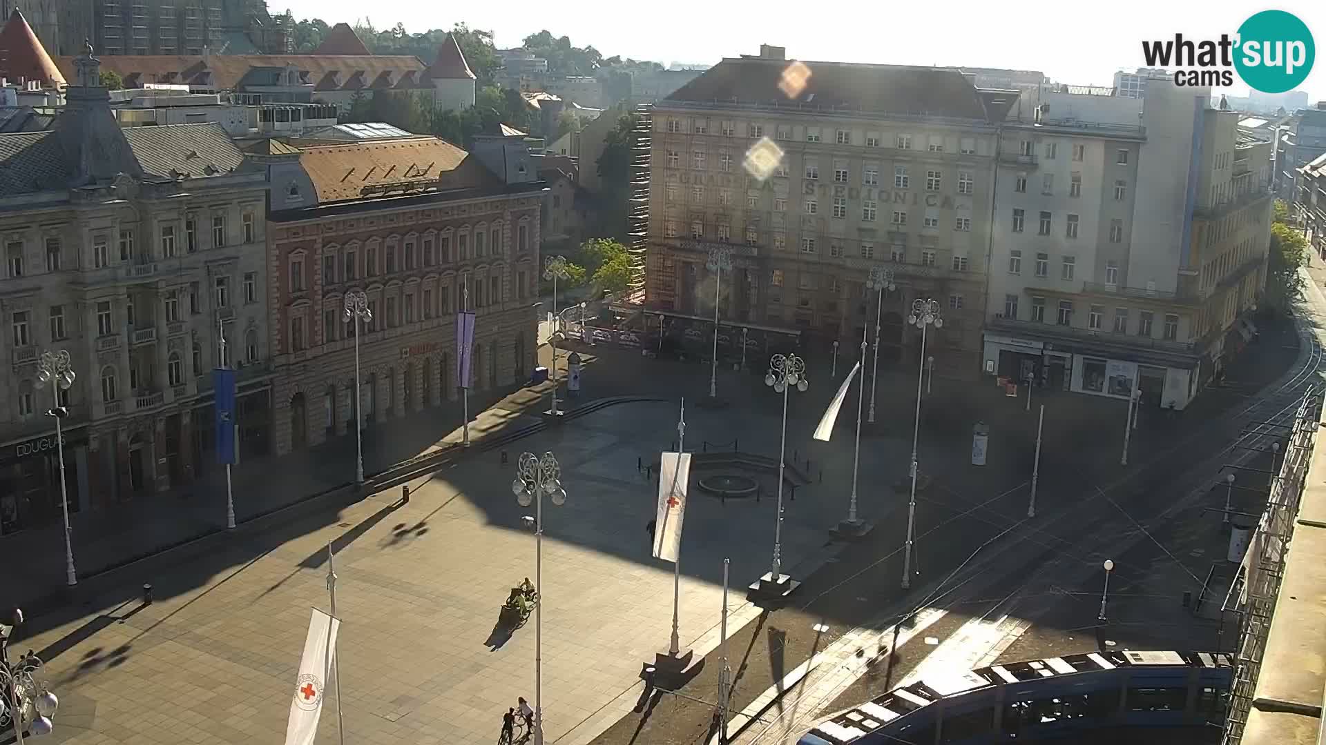 LIVE Webcam Zagreb – Ban Jelačić – Hotel Dubrovnik