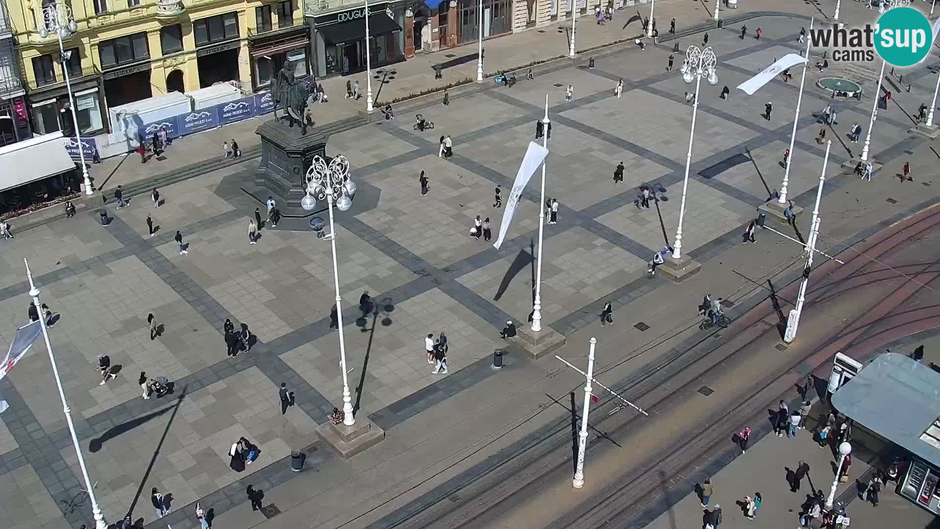 Trg Bana Jelačića web kamera Zagreb – Hotel Dubrovnik