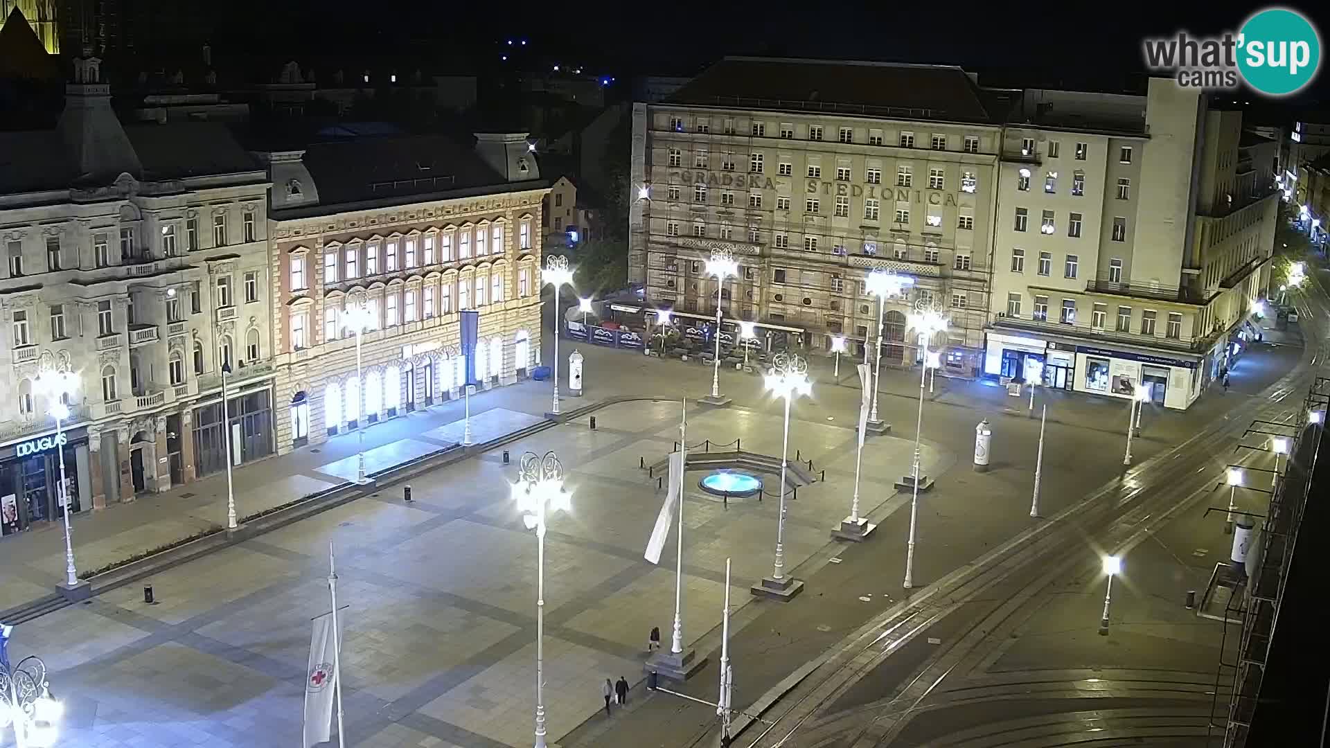 Trg Bana Jelačića v živo Zagreb – Hotel Dubrovnik