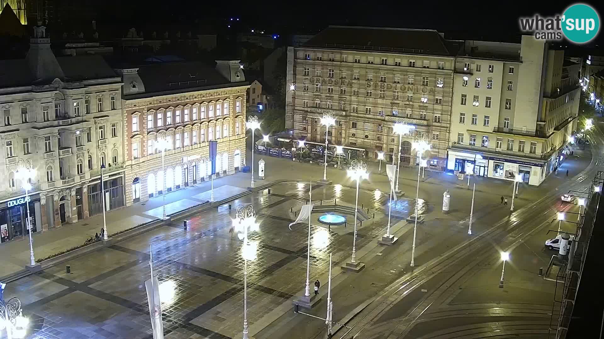 Trg Bana Jelačića v živo Zagreb – Hotel Dubrovnik