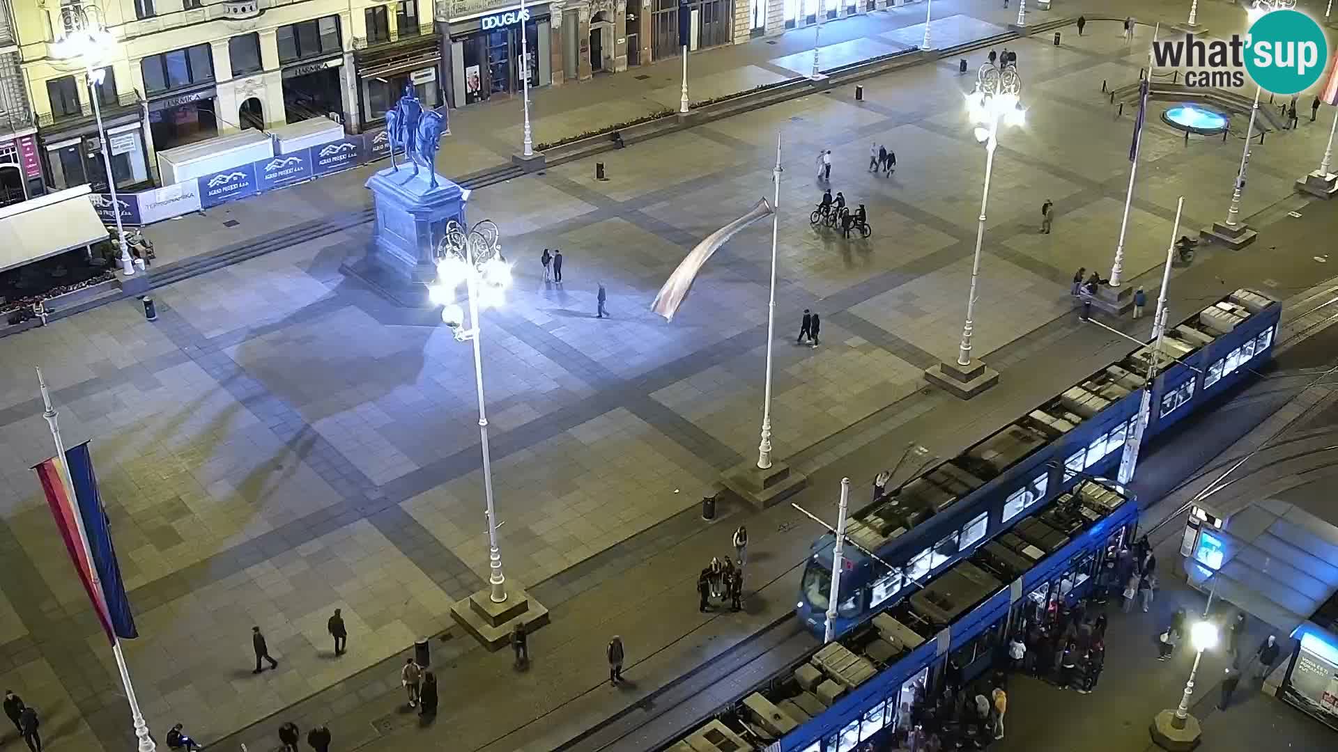 Trg Bana Jelačića web kamera Zagreb – Hotel Dubrovnik