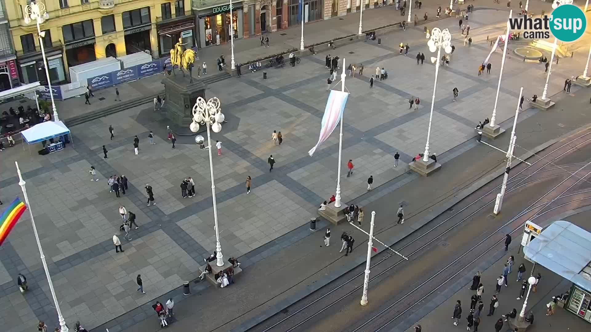 Trg Bana Jelačića v živo Zagreb – Hotel Dubrovnik