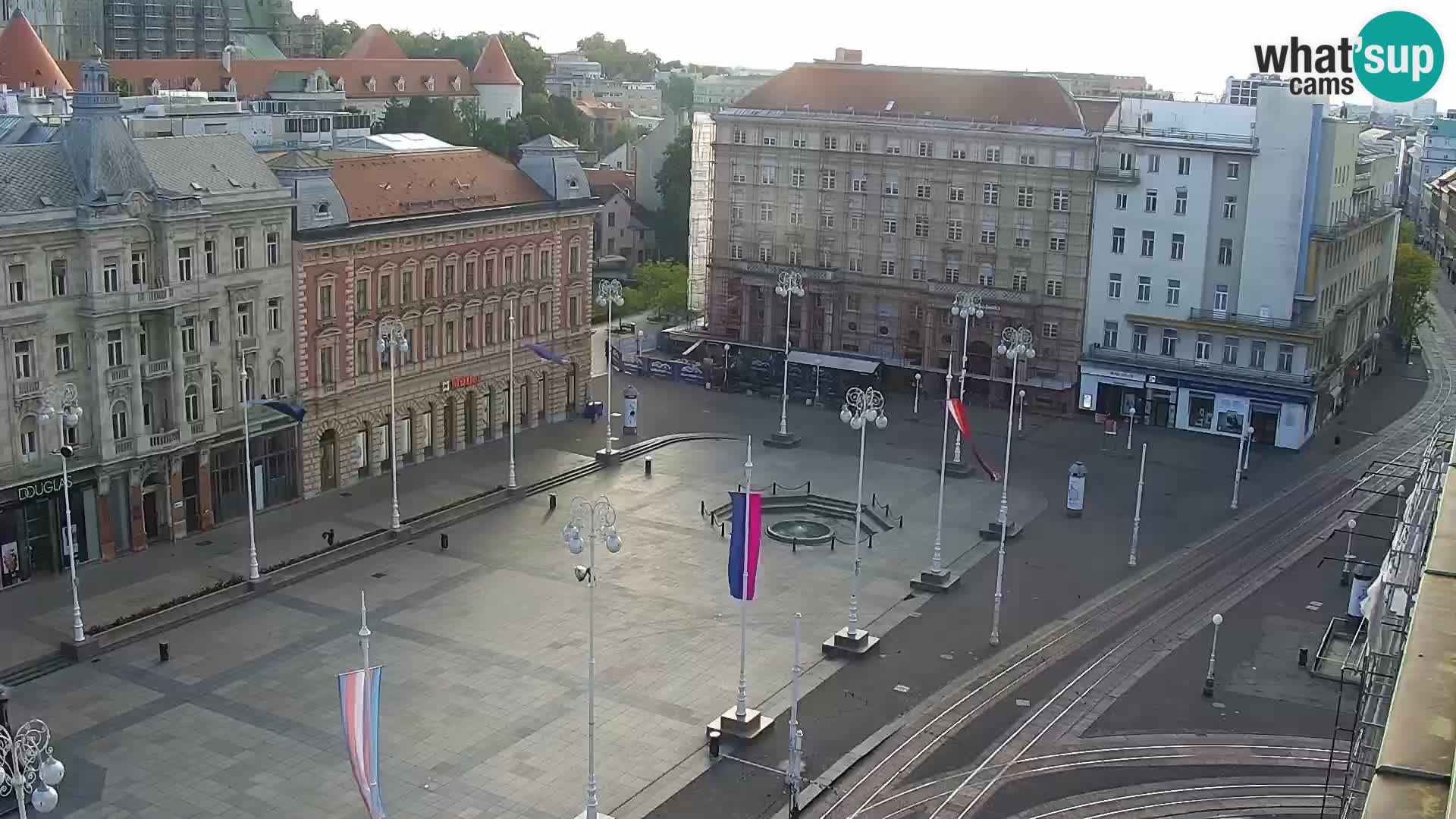 Trg Bana Jelačića v živo Zagreb – Hotel Dubrovnik