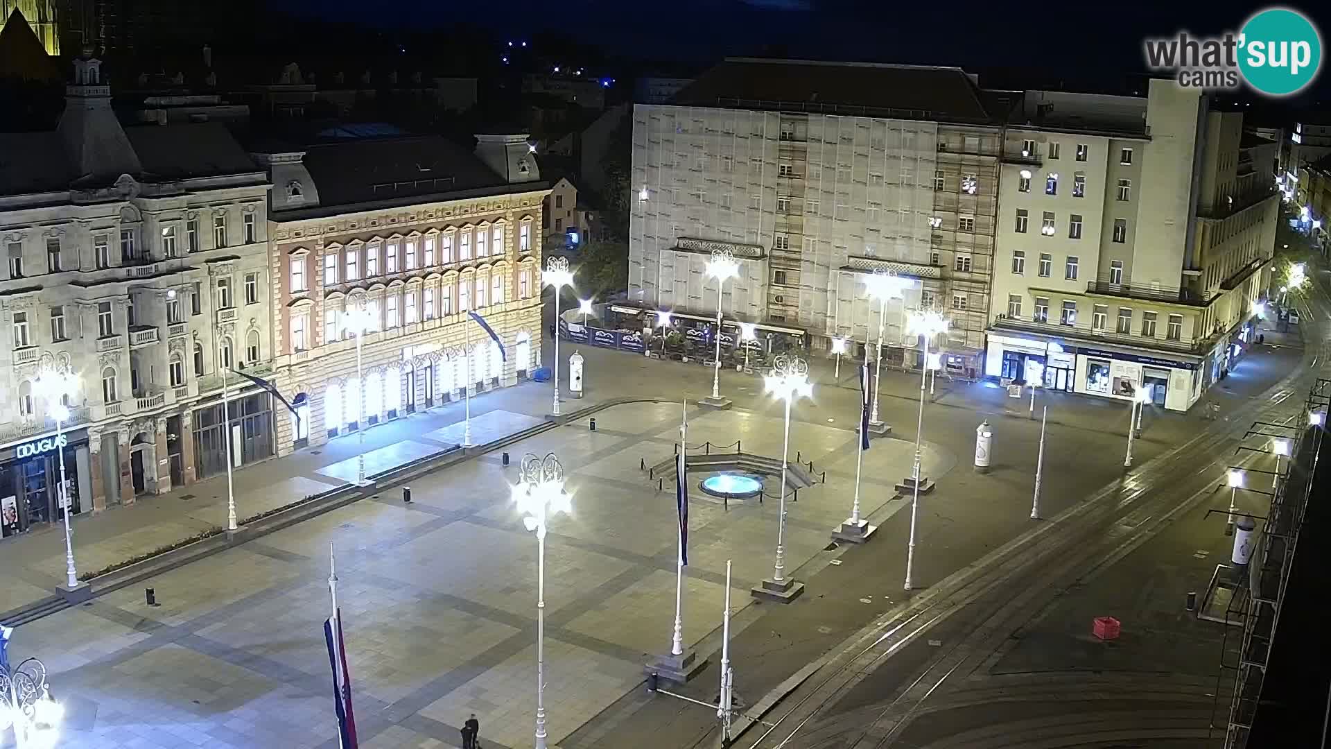 Trg Bana Jelačića web kamera Zagreb – Hotel Dubrovnik