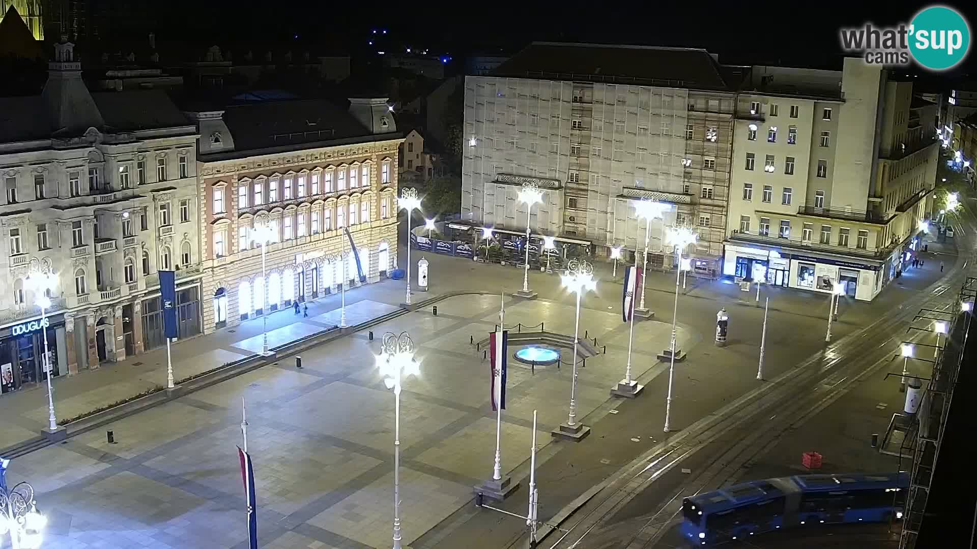 Trg Bana Jelačića v živo Zagreb – Hotel Dubrovnik