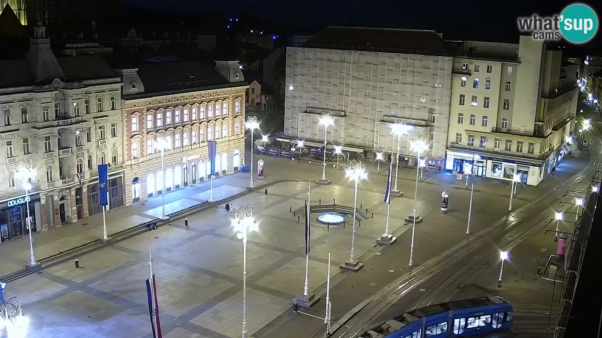 Trg Bana Jelačića v živo Zagreb – Hotel Dubrovnik