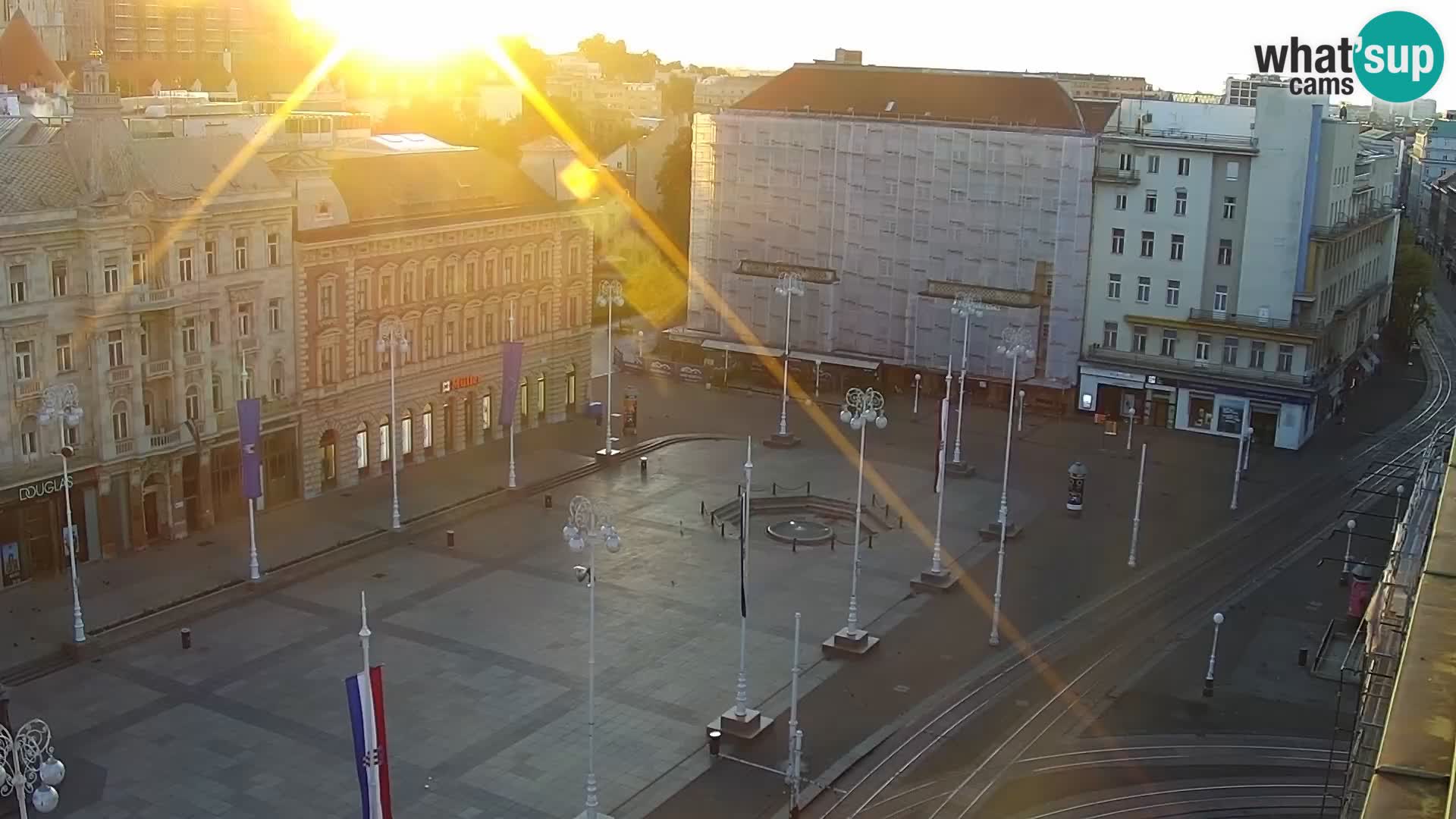 Web kamera Zagreb – Trg Bana Jelačića