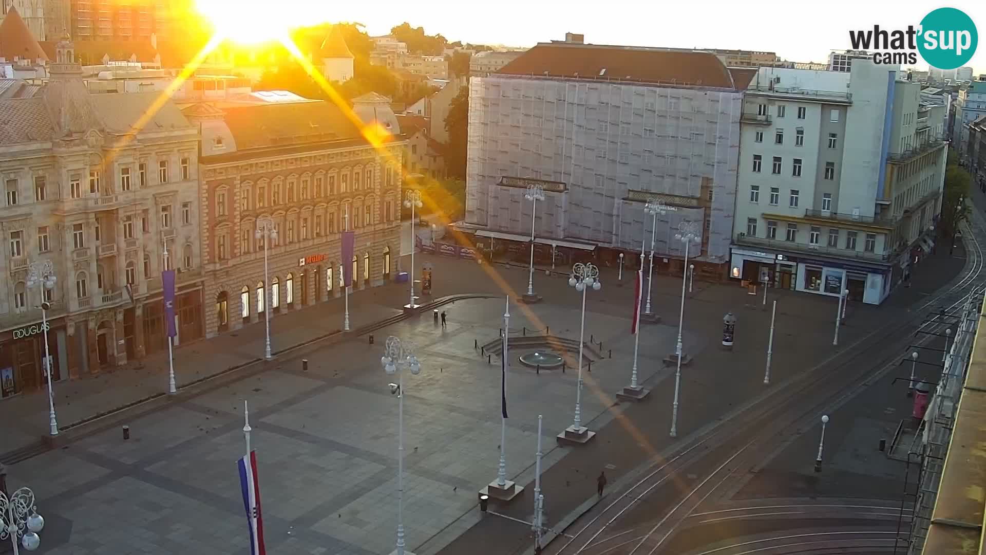 Trg Bana Jelačića v živo Zagreb – Hotel Dubrovnik