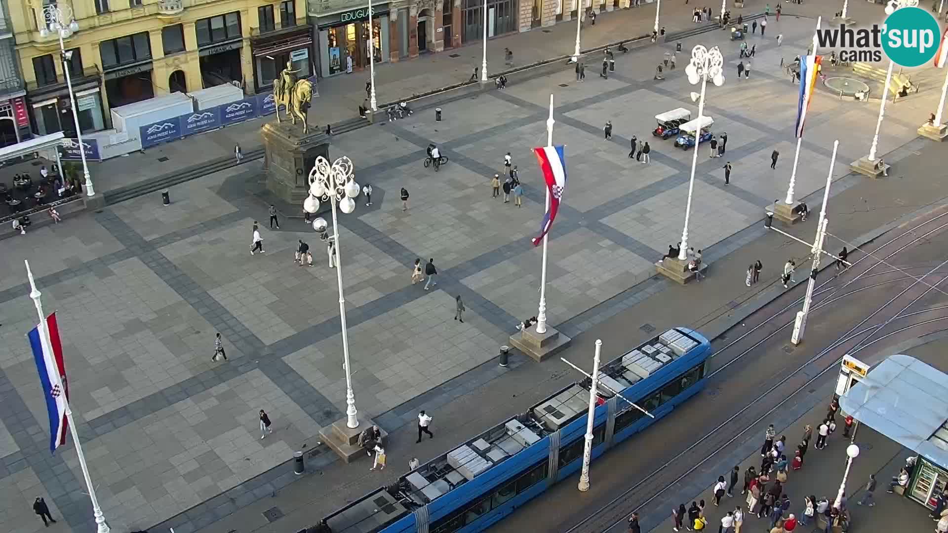 Trg Bana Jelačića web kamera Zagreb – Hotel Dubrovnik