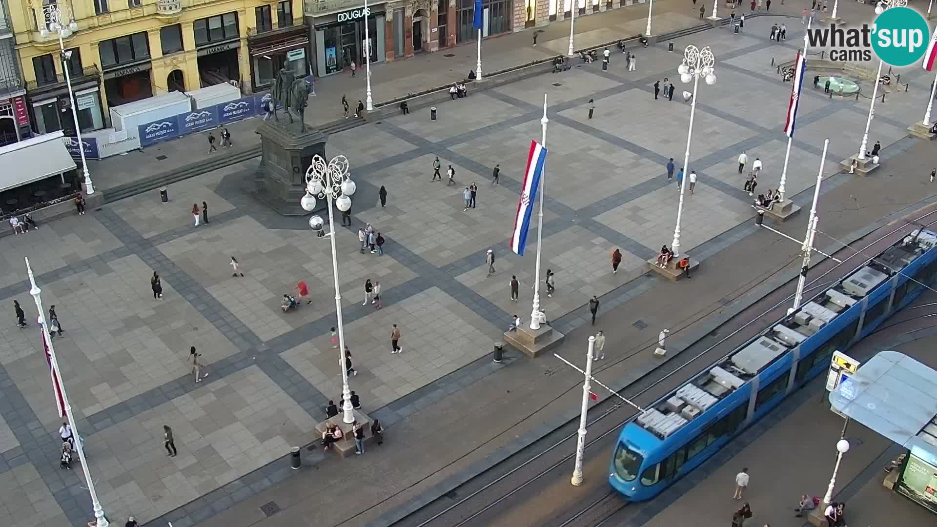 Trg Bana Jelačića web kamera Zagreb – Hotel Dubrovnik